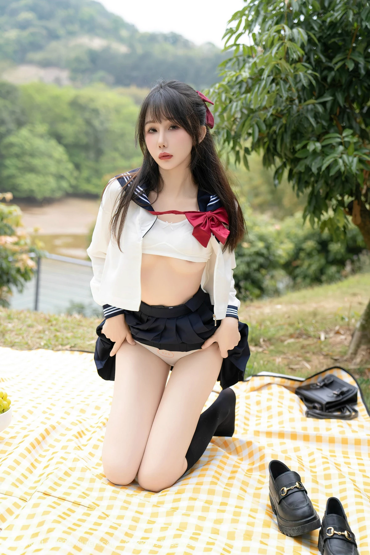 [XiuRen]高清写真图 2024.04.10 No.8365 波巧酱 性感美腿
