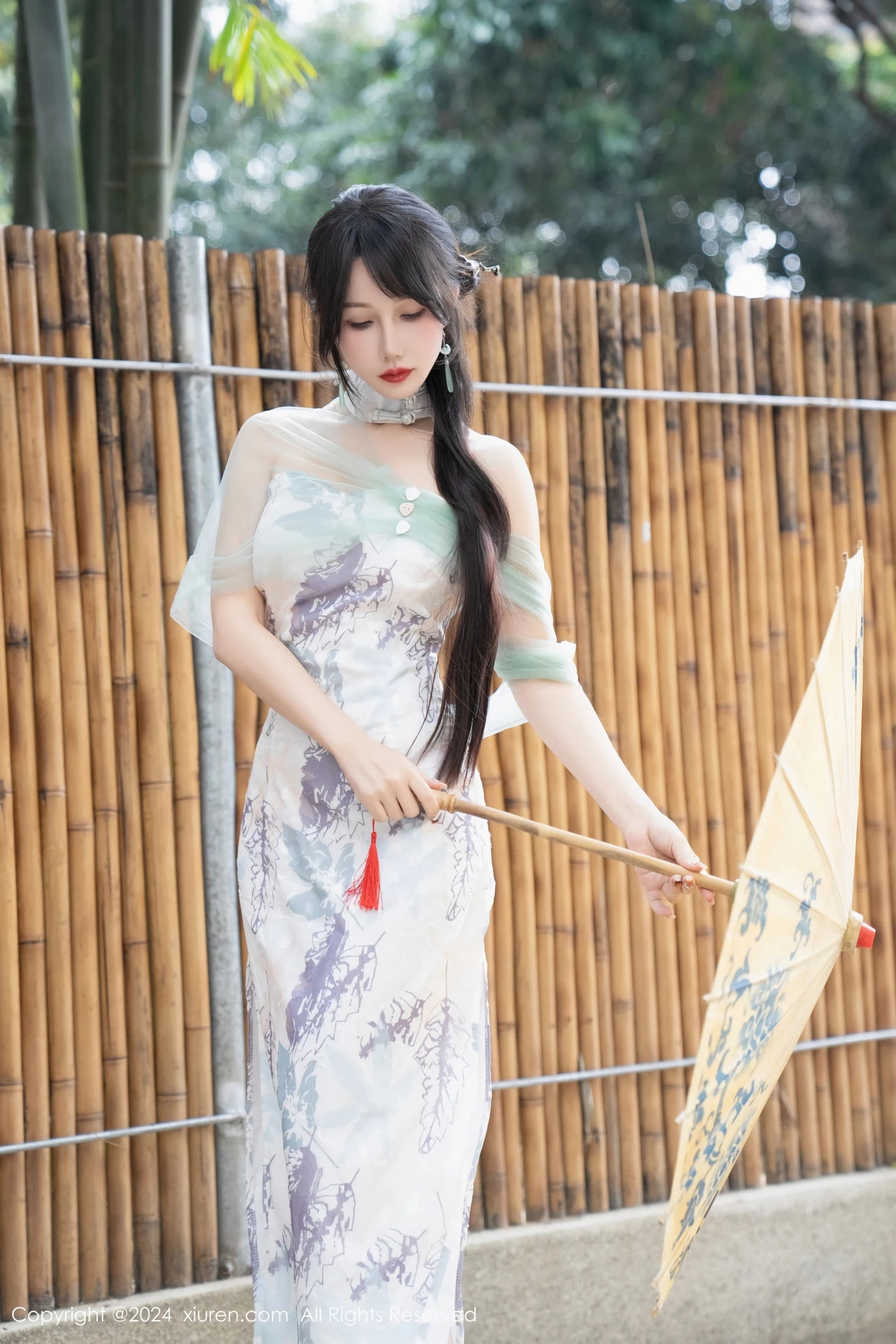 [XiuRen]高清写真图 2024.04.25 No.8448 波巧酱 美腿性感