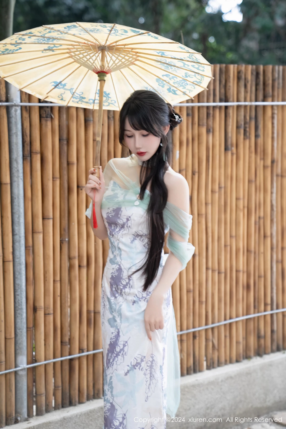 [XiuRen]高清写真图 2024.04.25 No.8448 波巧酱 美腿性感