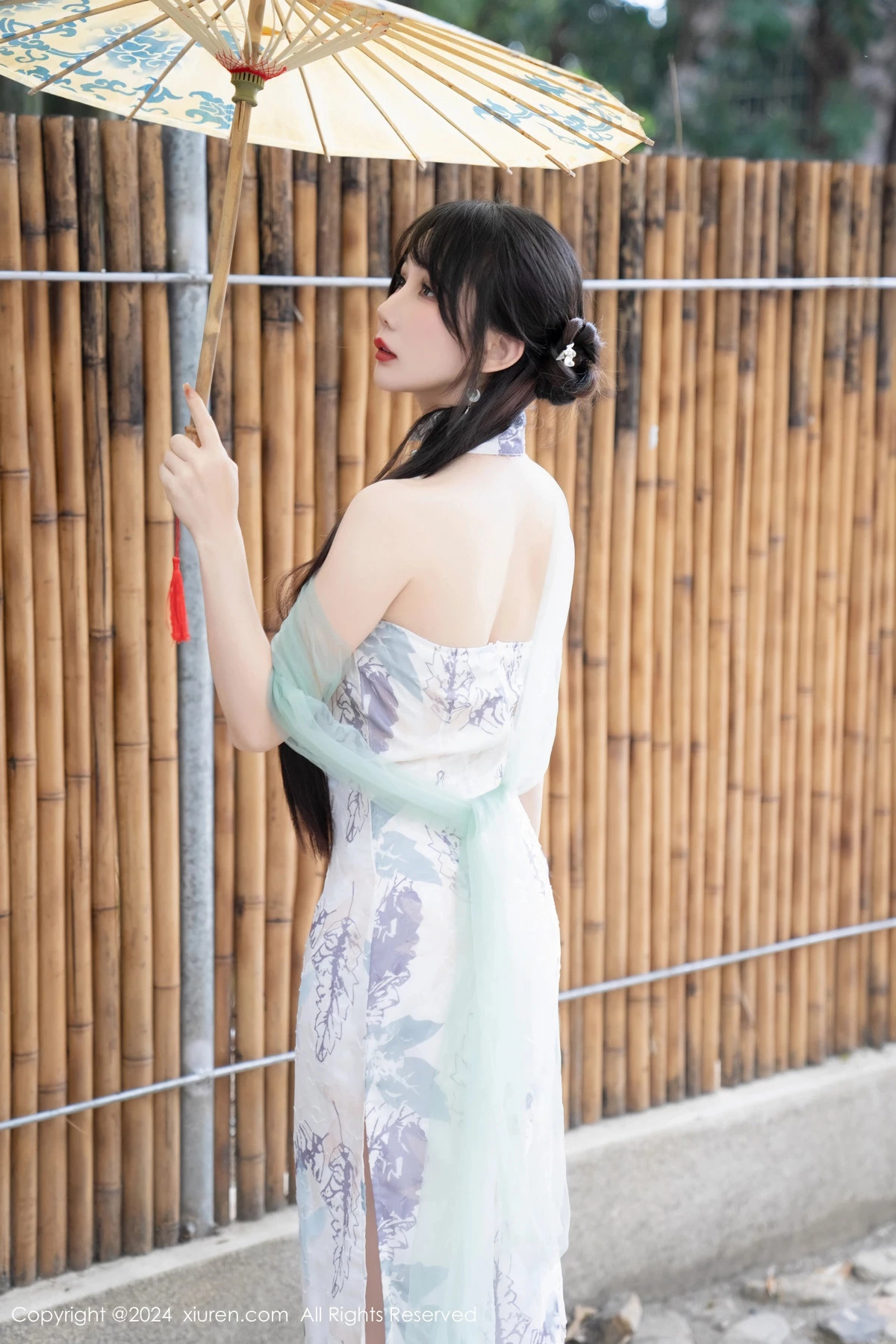 [XiuRen]高清写真图 2024.04.25 No.8448 波巧酱 美腿性感