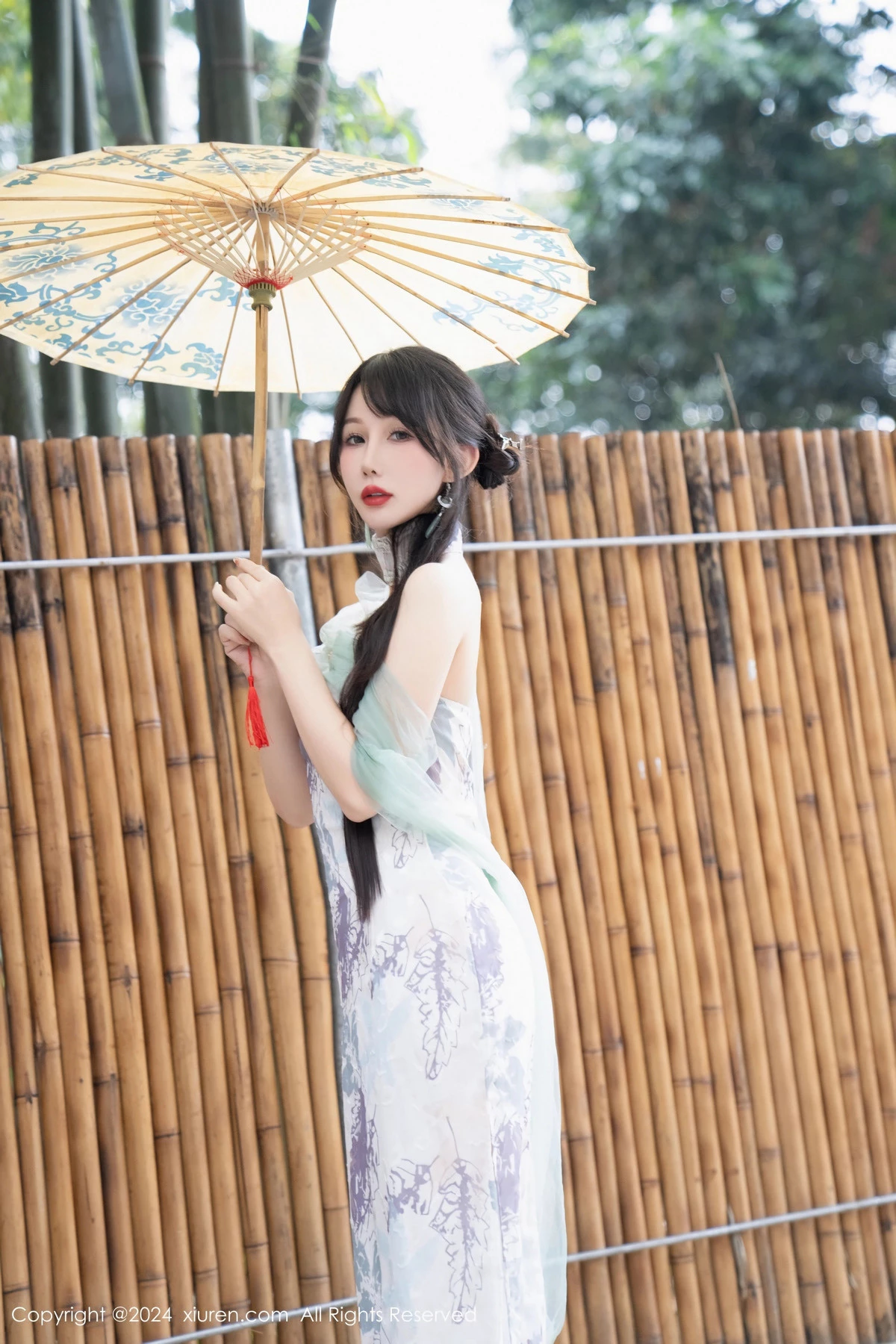 [XiuRen]高清写真图 2024.04.25 No.8448 波巧酱 美腿性感