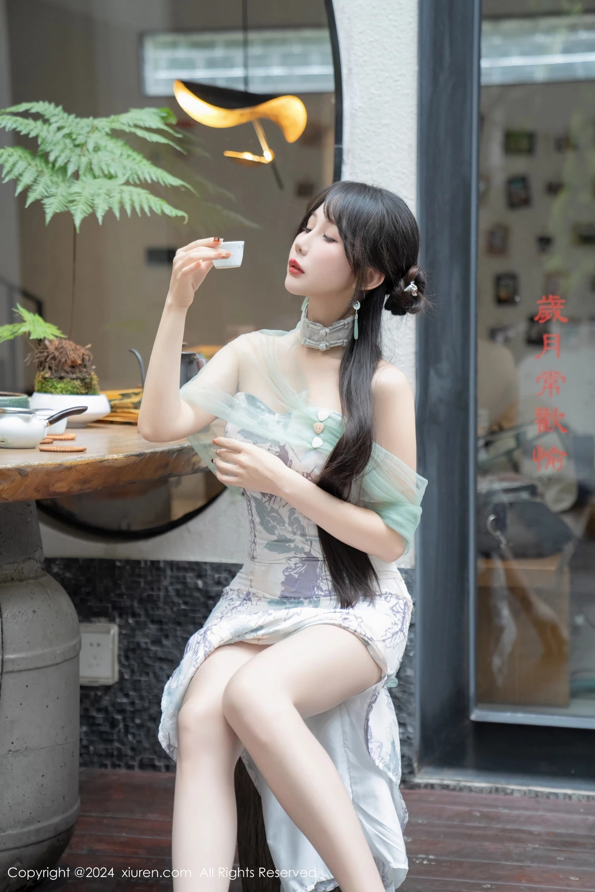 [XiuRen]高清写真图 2024.04.25 No.8448 波巧酱 美腿性感