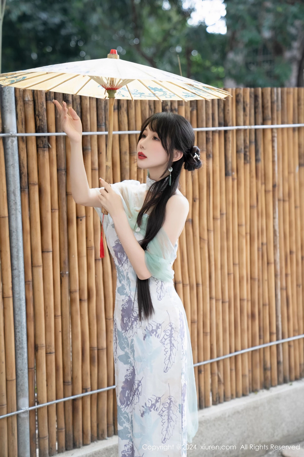 [XiuRen]高清写真图 2024.04.25 No.8448 波巧酱 美腿性感