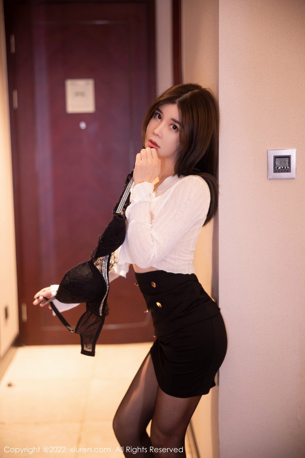 [XiuRen]高清写真图 2022.10.31 No.5781 周jojobaby 黑丝美腿