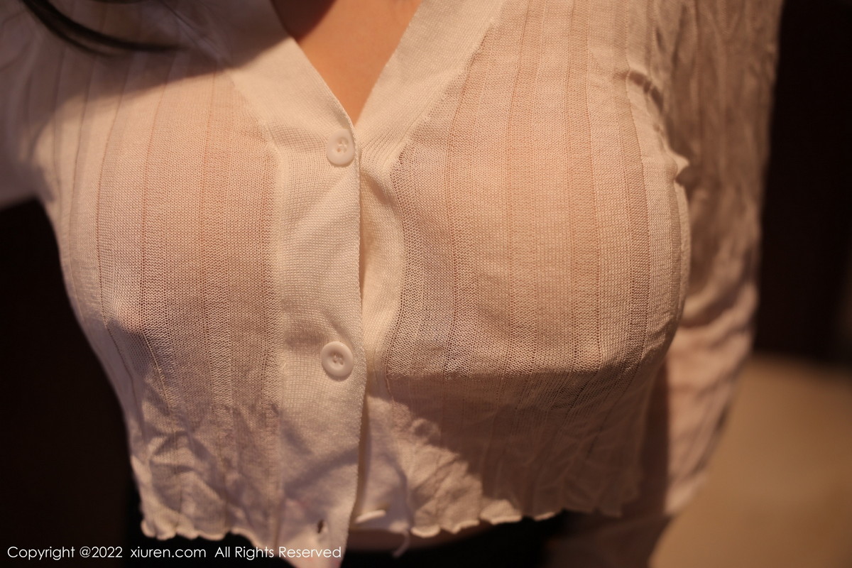 [XiuRen]高清写真图 2022.10.31 No.5781 周jojobaby 黑丝美腿
