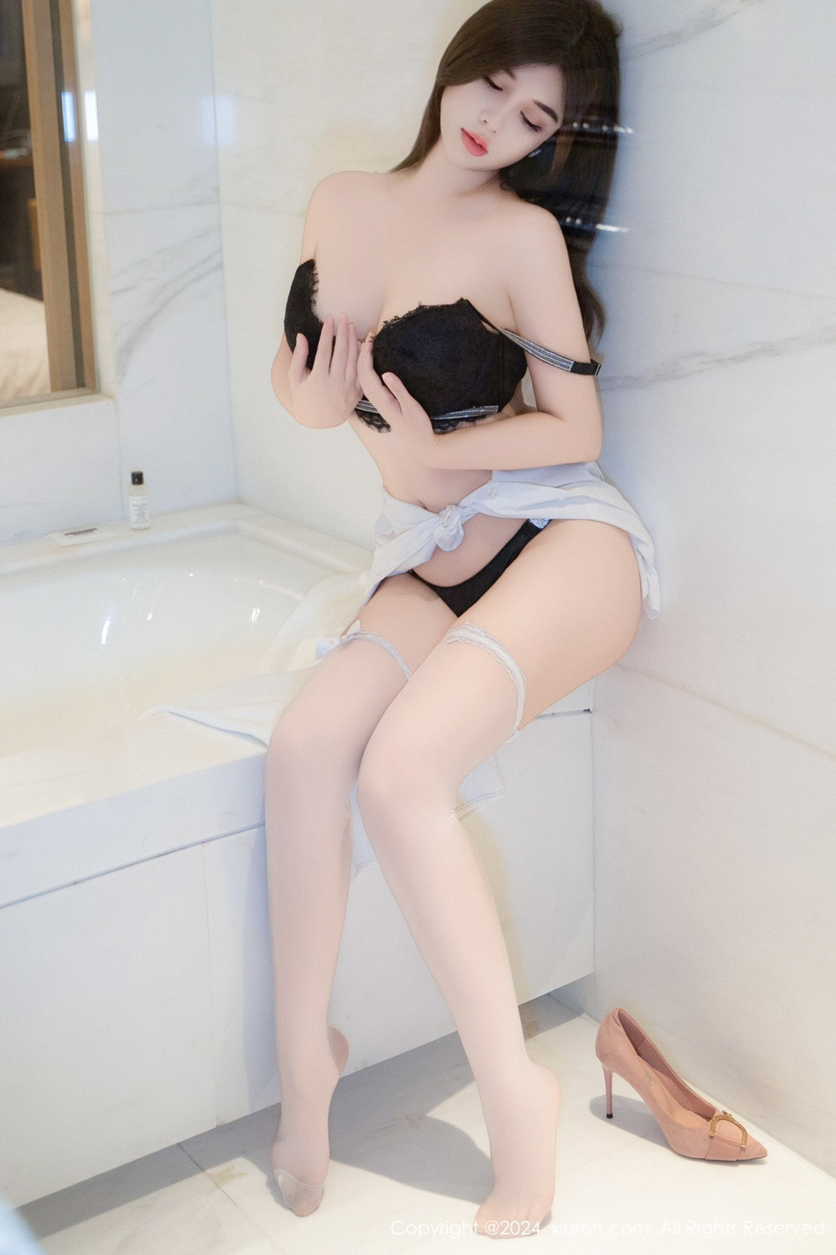[XiuRen]高清写真图 2024.08.26 No.9066 周jojobaby 美腿丝袜