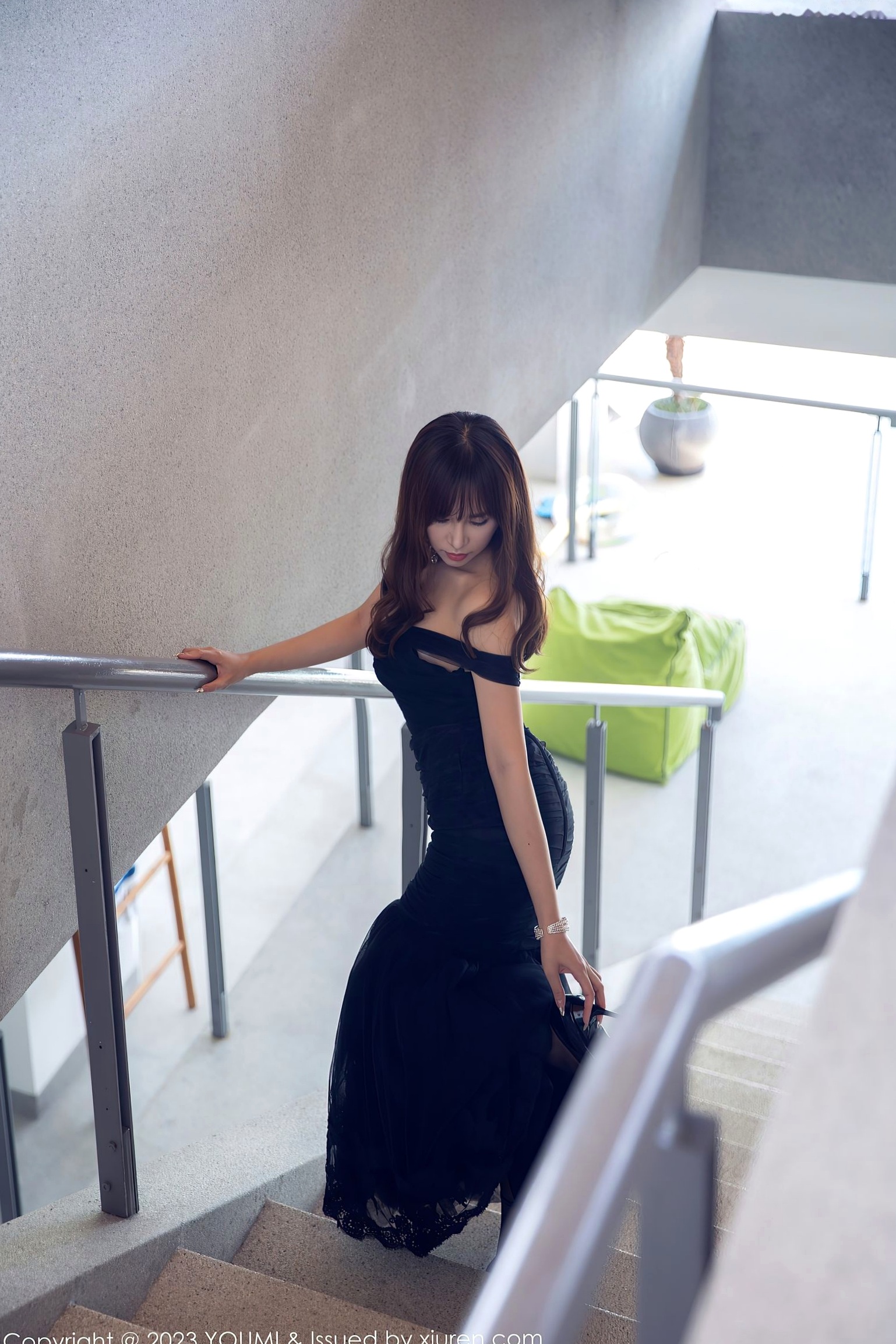 Gallery - YouMi尤蜜荟 - Chiness Model -917-Icy猪：泰国奢华旅拍，黑色蕾丝诱惑，绝美私房写真黑丝美腿尽显万种风情尤蜜荟 - Chiness Model 性感私房照黑丝诱惑 icy猪女神私房照_秀色女神 - image 4