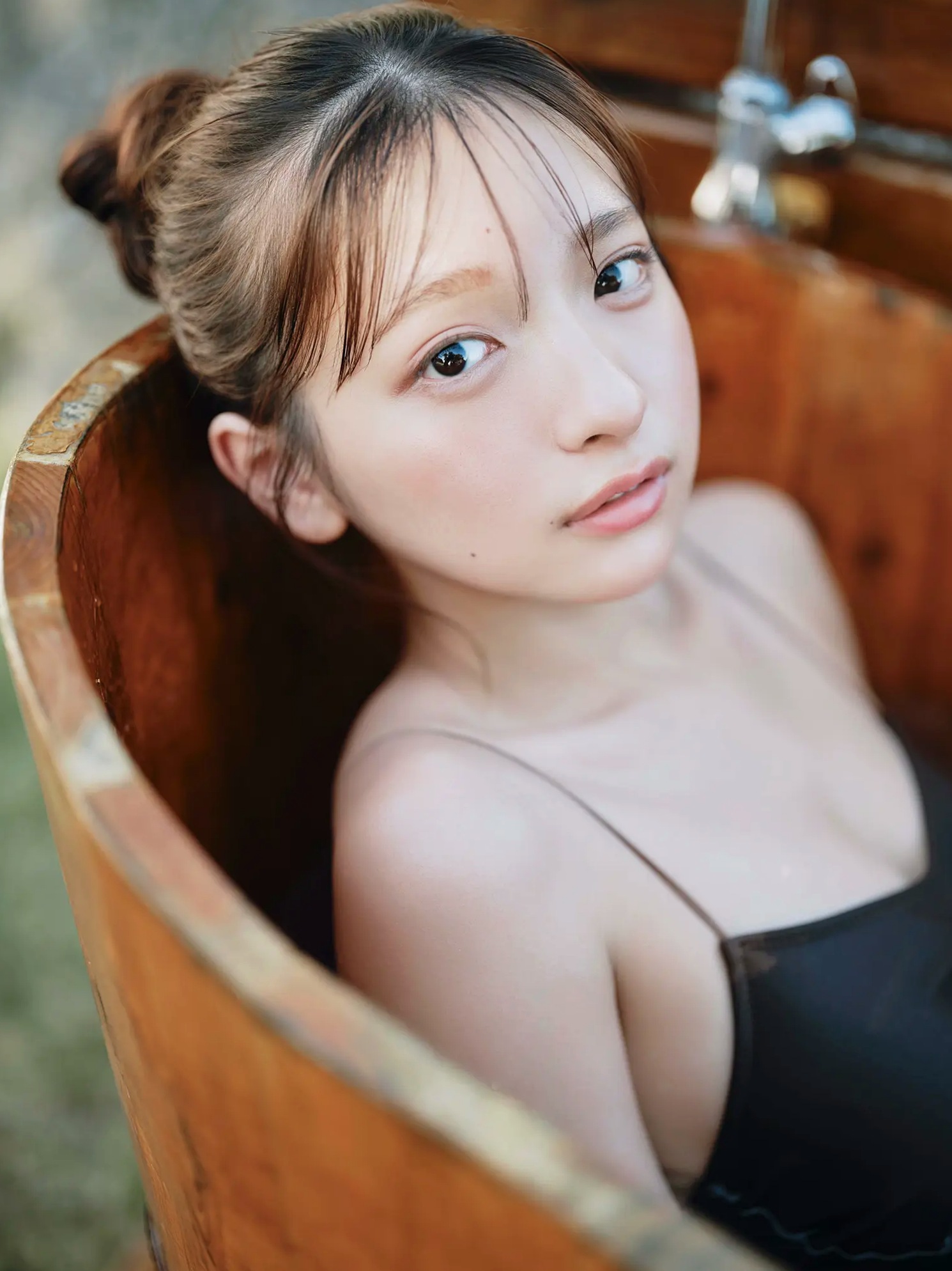 一ノ瀬瑠菜 - 新しい風。日系清新比基尼美腿户外写真集 [101P]