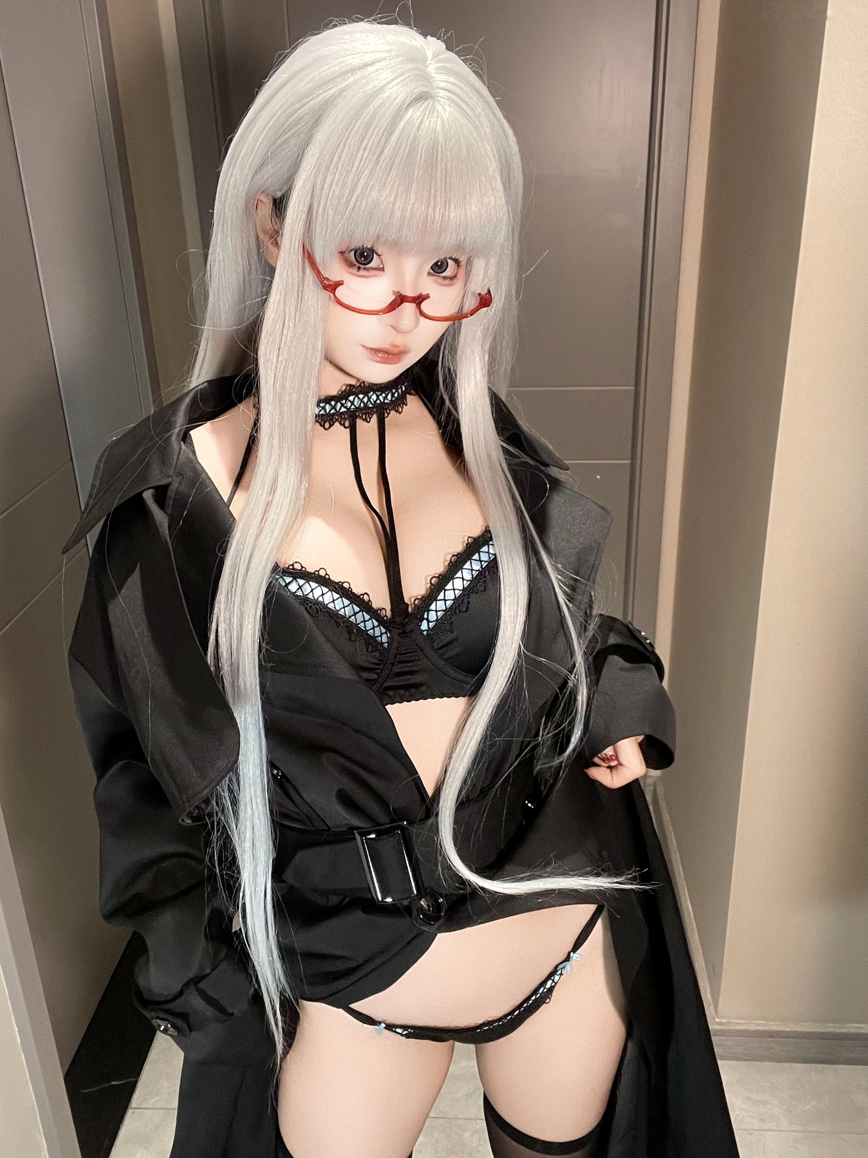 蠢沫沫-2025年6月朋友圈自拍合集 萌系猫耳性感Cosplay私房美图