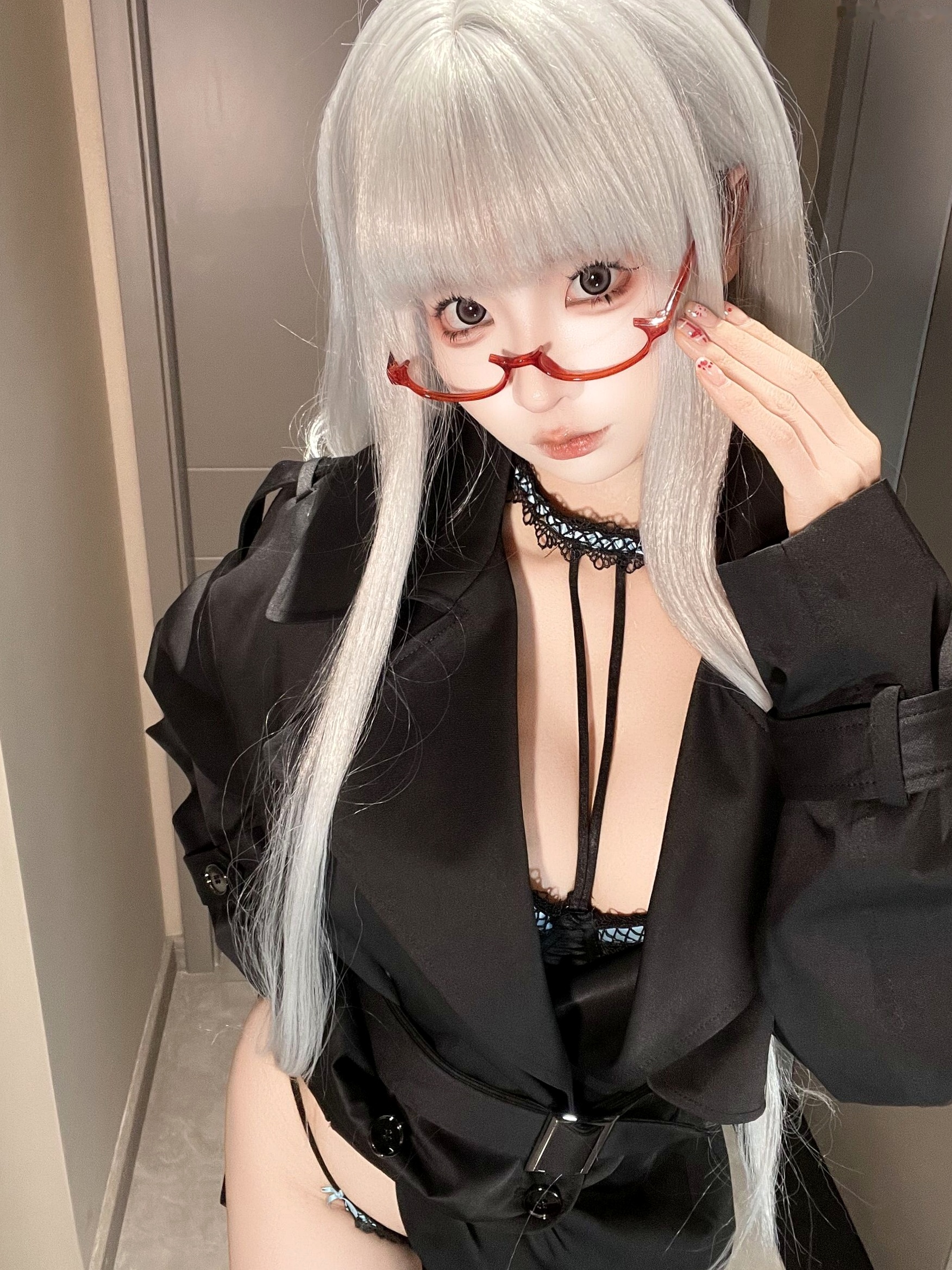 蠢沫沫-2025年6月朋友圈自拍合集 萌系猫耳性感Cosplay私房美图