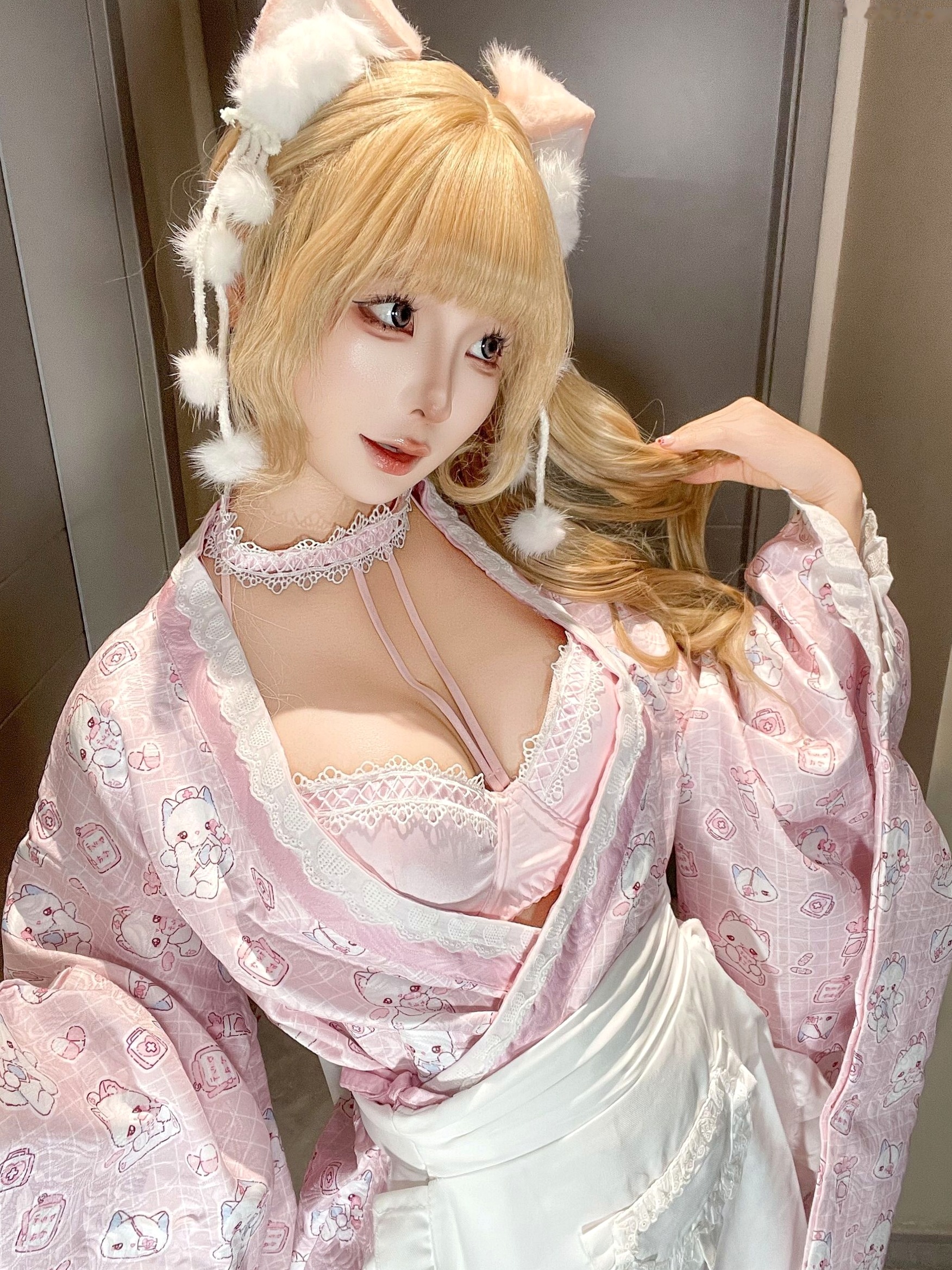 蠢沫沫-2025年6月朋友圈自拍合集 萌系猫耳性感Cosplay私房美图