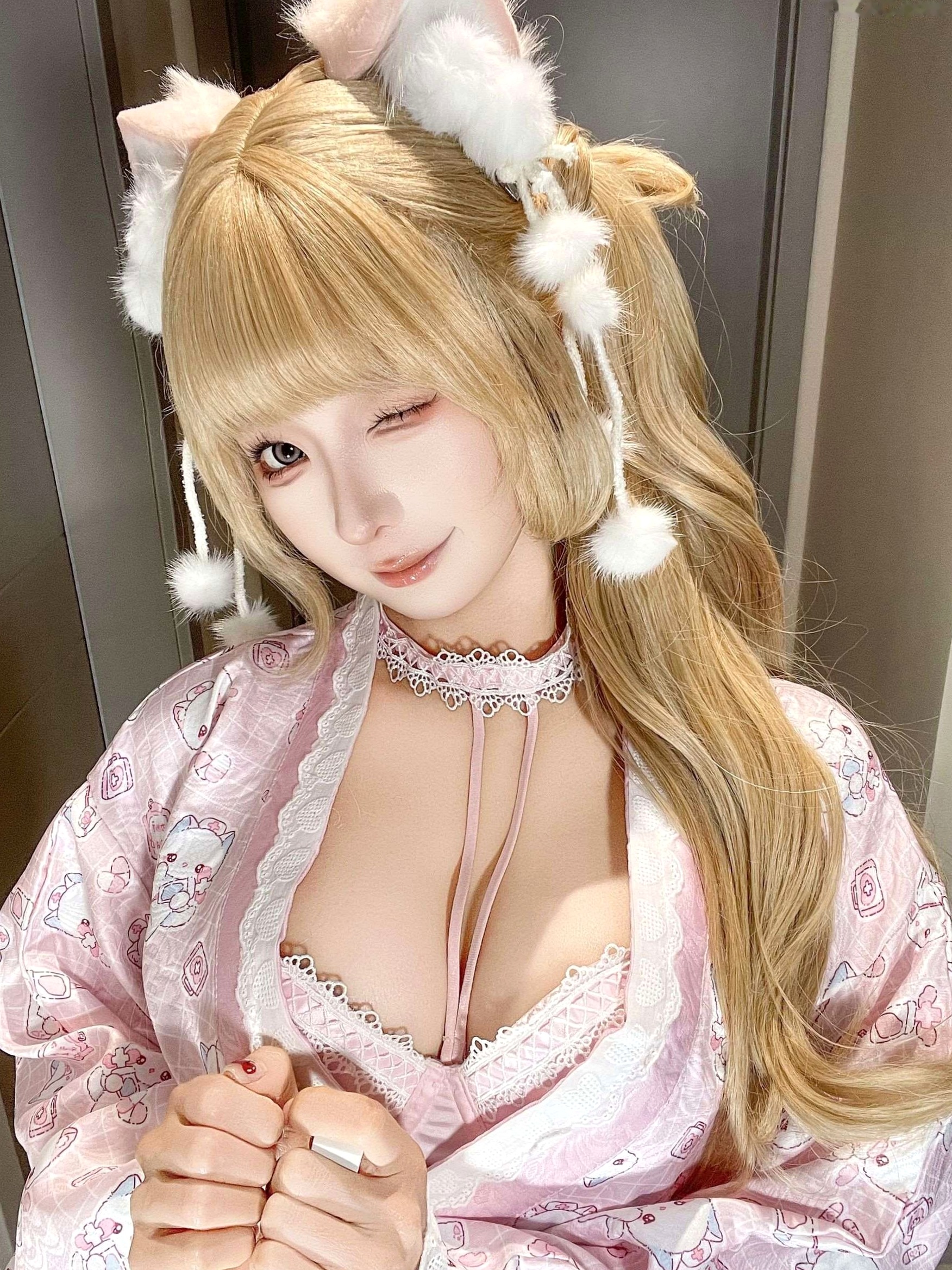 蠢沫沫-2025年6月朋友圈自拍合集 萌系猫耳性感Cosplay私房美图
