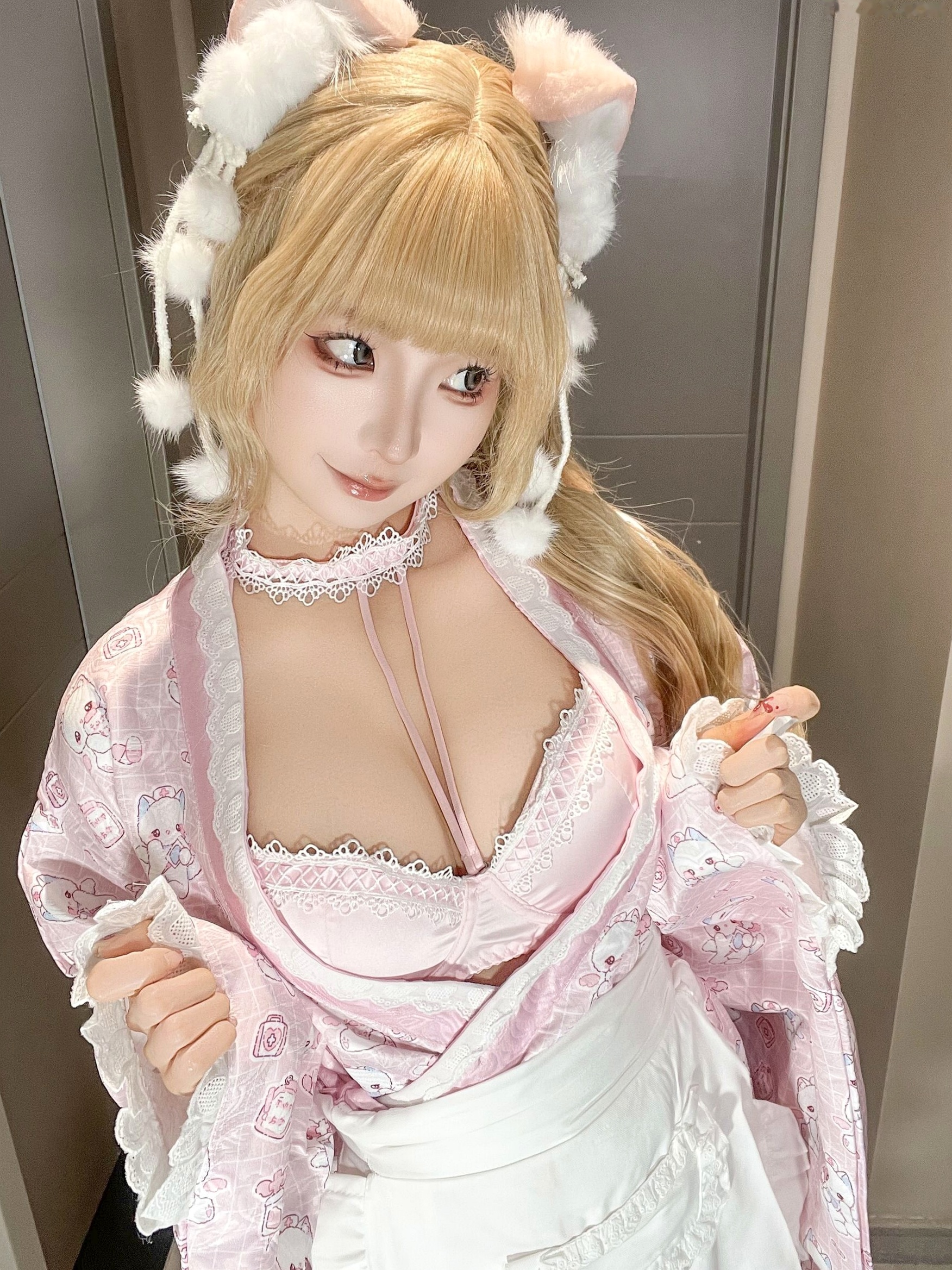蠢沫沫-2025年6月朋友圈自拍合集 萌系猫耳性感Cosplay私房美图
