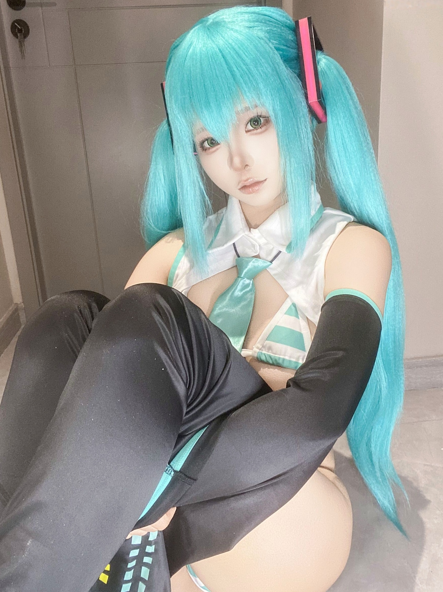 蠢沫沫-2025年6月朋友圈自拍合集 萌系猫耳性感Cosplay私房美图