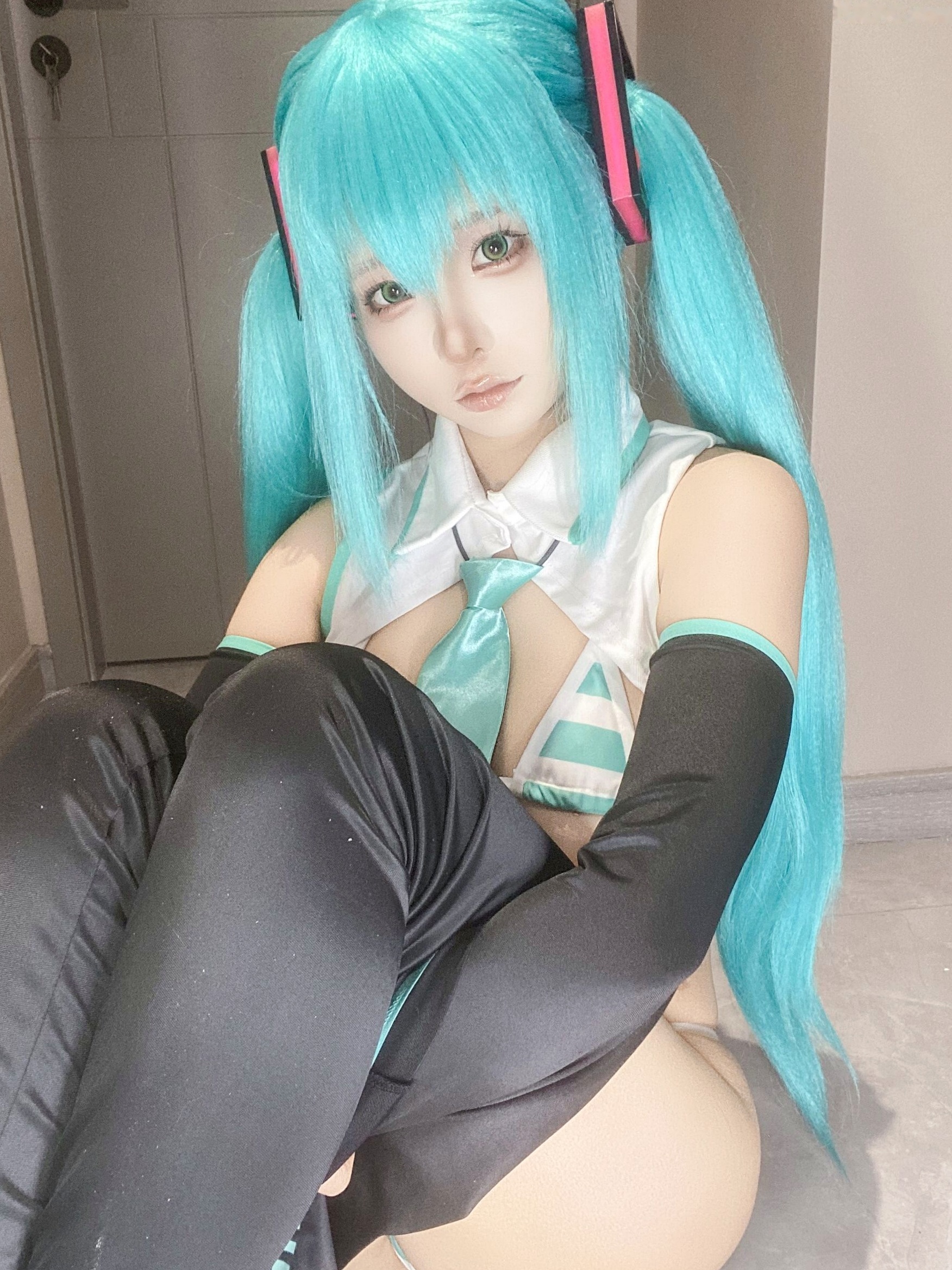 蠢沫沫-2025年6月朋友圈自拍合集 萌系猫耳性感Cosplay私房美图