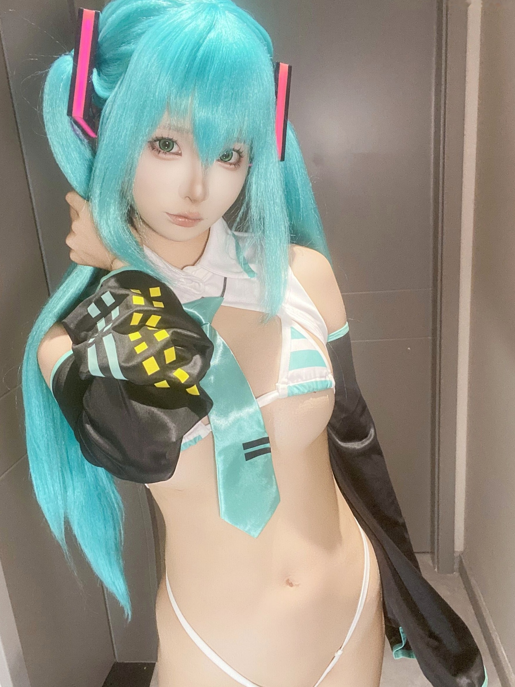 蠢沫沫-2025年6月朋友圈自拍合集 萌系猫耳性感Cosplay私房美图