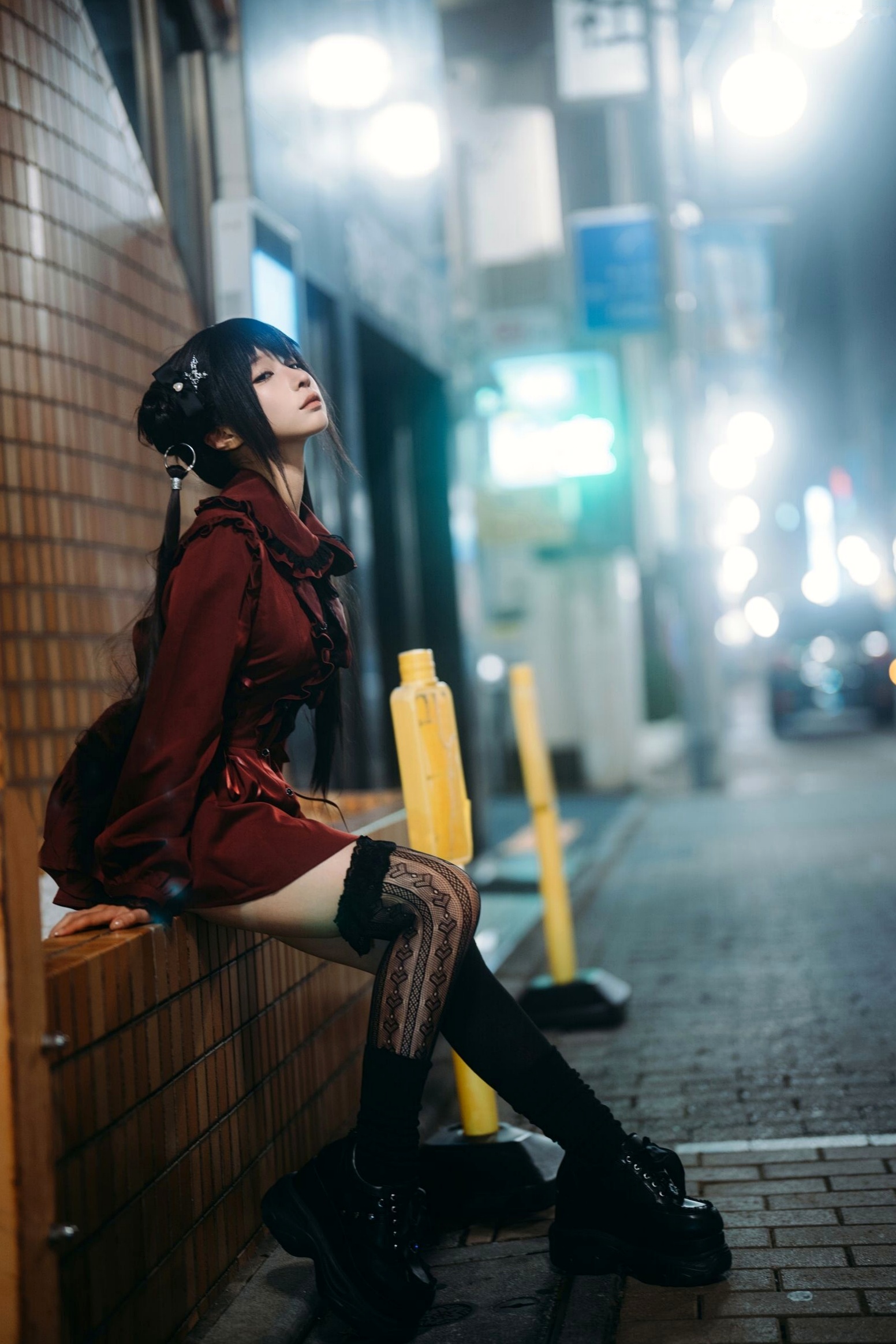 蠢沫沫-夜行：城市暗夜街拍风格，极致曲线尽显诱惑
