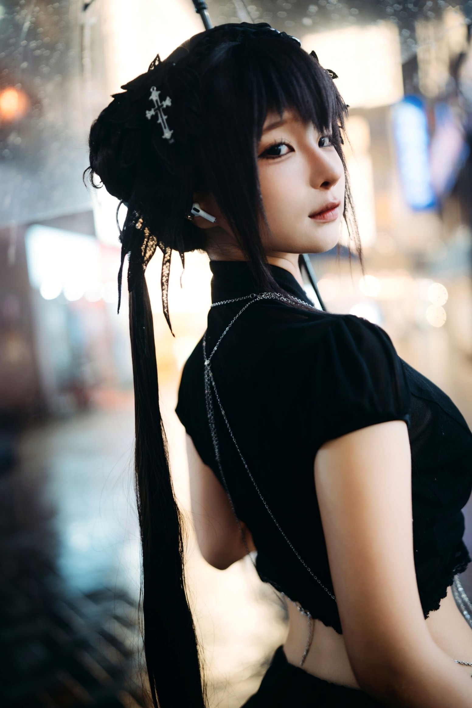 蠢沫沫-夜行：城市暗夜街拍风格，极致曲线尽显诱惑