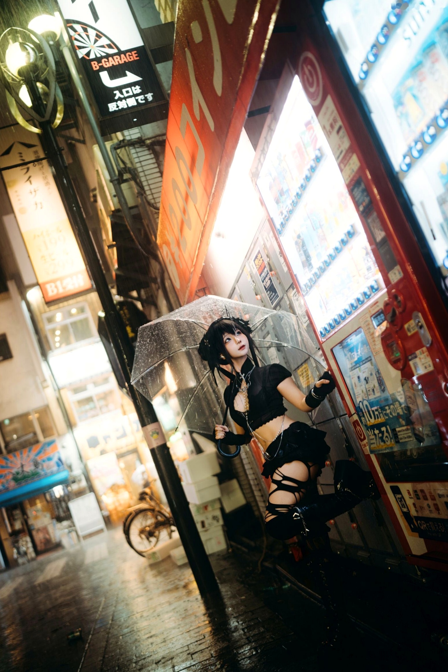 蠢沫沫-夜行：城市暗夜街拍风格，极致曲线尽显诱惑