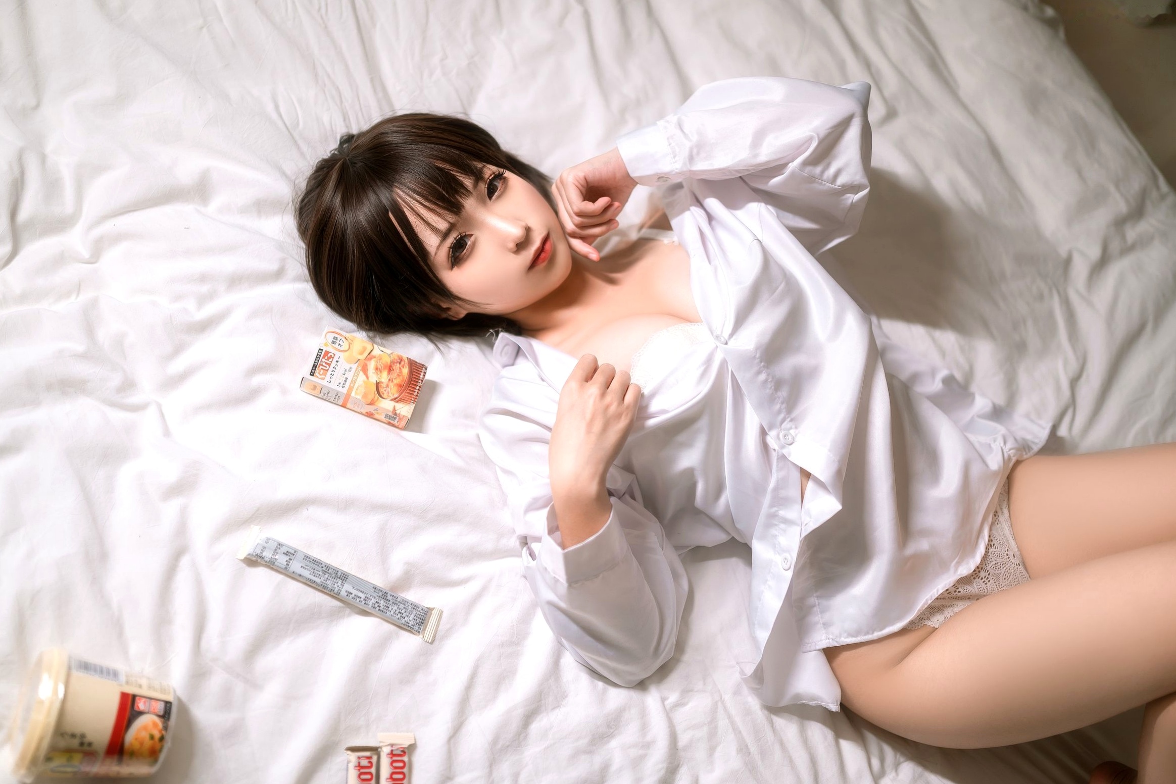 Gallery - 蠢沫沫-063-白衬衫纯欲私房照，半脱衬衫内衣诱惑，展现清纯与性感的完美碰撞清纯诱惑内衣私房照性感 蠢沫沫女神私房照_秀色女神 - image 25