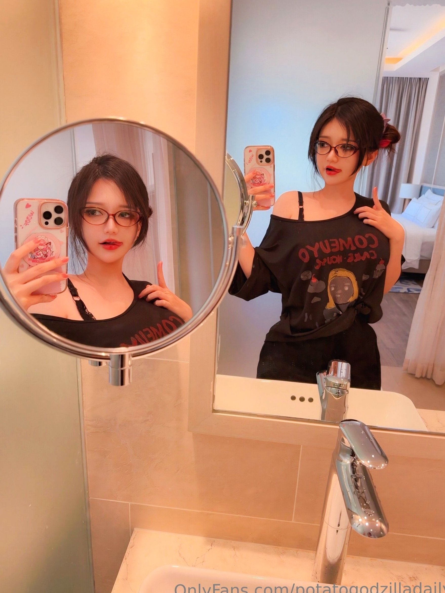 Gallery - Potato-Godzilla-OnlyFans-Nude-Aug-2025 Potato Godzilla女神私房照_秀色女神 - image 4