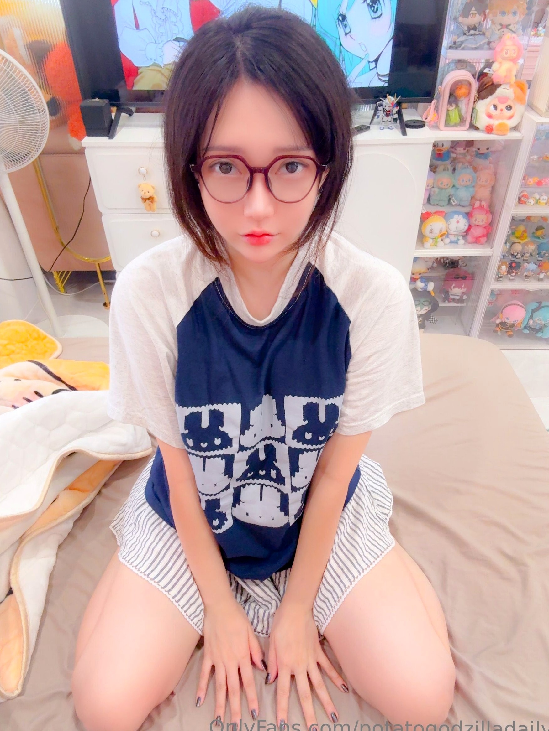 Gallery - Potato-Godzilla-OnlyFans-Nude-Aug-2025 Potato Godzilla女神私房照_秀色女神 - image 36