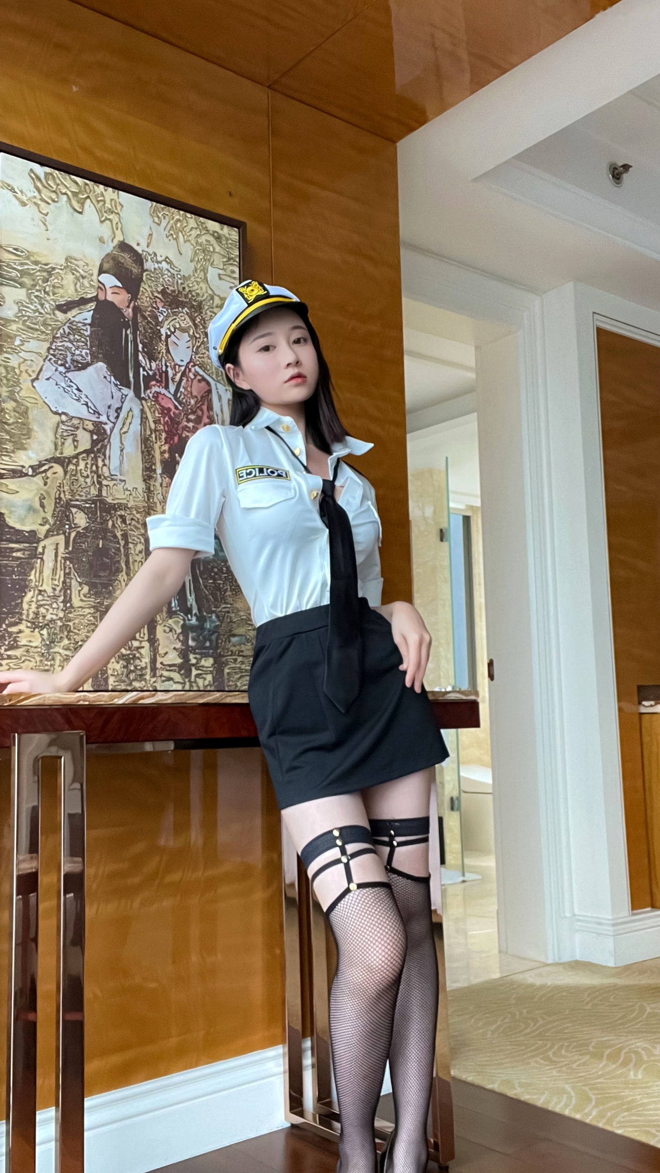Gallery - 年年-涩女警：极品制服诱惑，角色扮演渔网袜私房写真，火辣身材尽显，性感迷人！性感制服诱惑私房照大尺度 年年女神私房照_秀色女神 - image 36