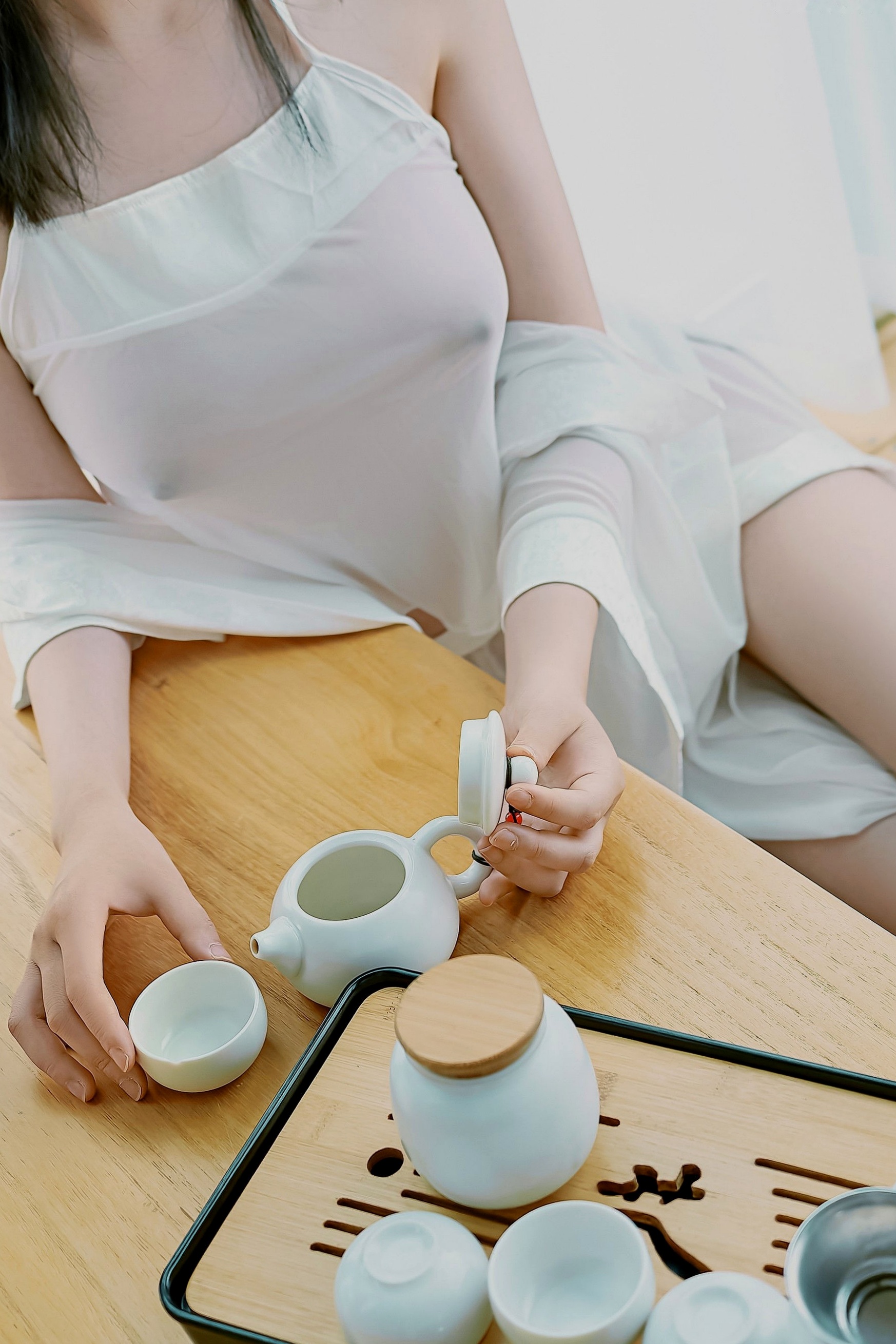 Gallery - 年年-么么茶：唯美居家茶艺写真，清纯气质与诱惑薄纱的碰撞，简约唯美，尽显曼妙身姿性感气质私房照尤物 年年女神私房照_秀色女神 - image 3