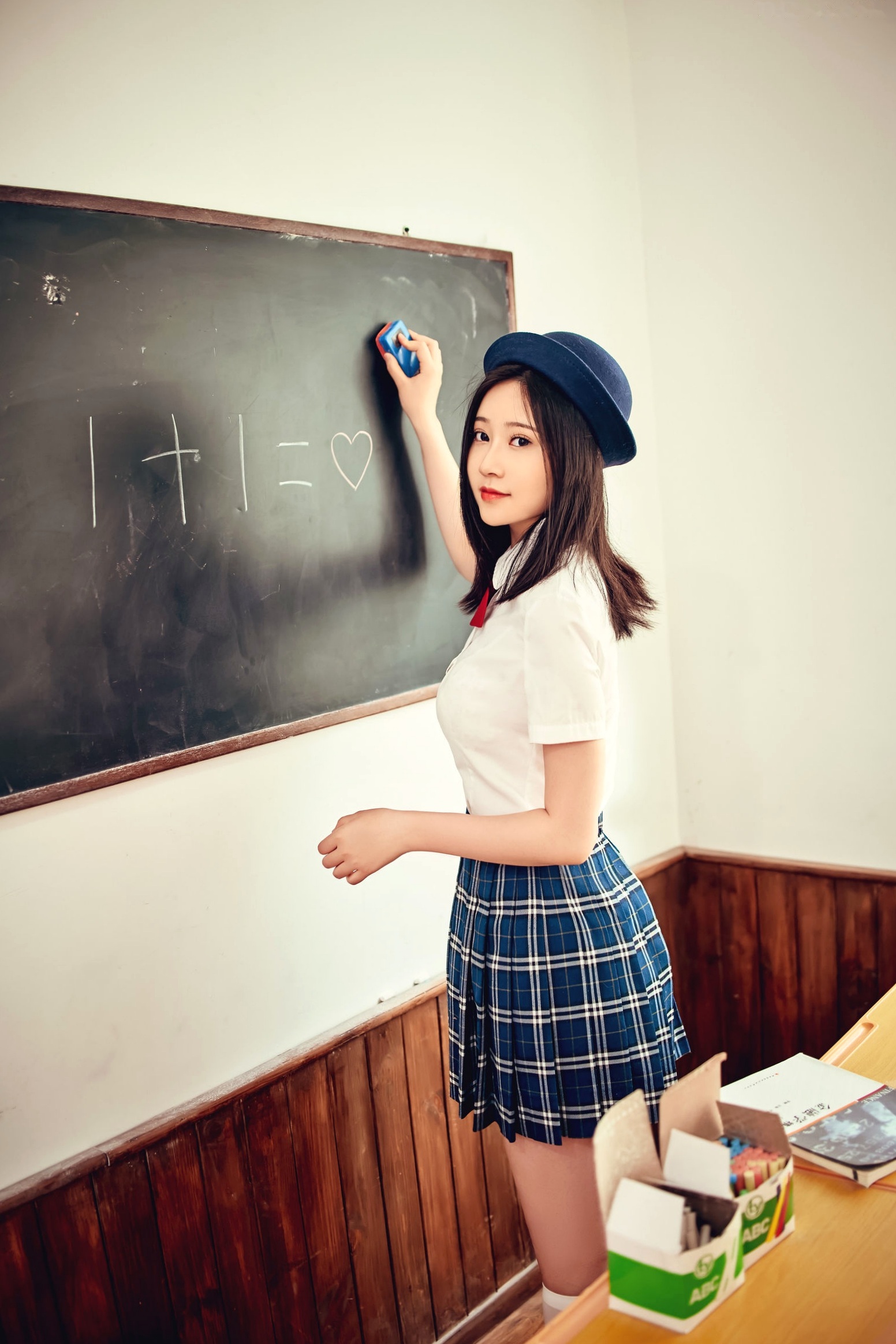 Gallery - 年年-月刊少女 年年女神私房照_秀色女神 - image 16