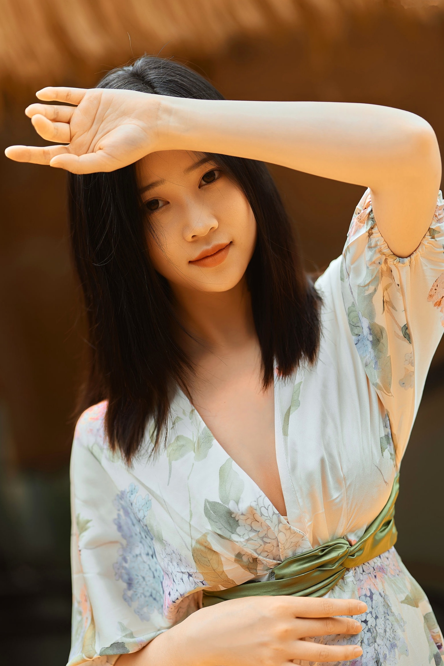 Gallery - 《年年-七月》清新气质女神唯美花裙写真，古风庭院与雅致室内静谧动人清新气质清纯私房照 年年女神私房照_秀色女神 - image 5