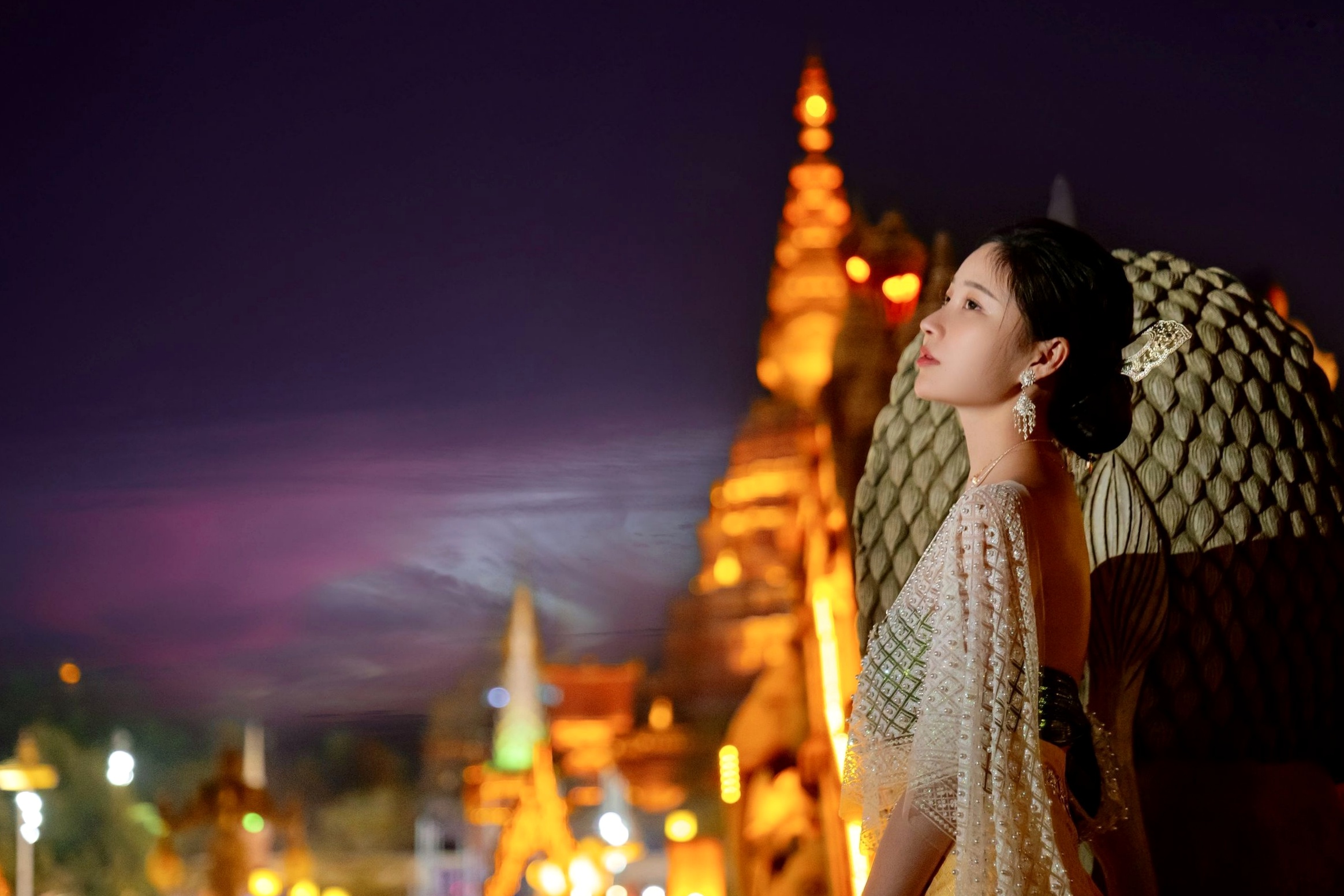 Gallery - 年年-玉兔公主：东南亚风情传统服饰夜景大片，唯美古风意境，优雅清纯女神气质泰国角色扮演清纯 年年女神私房照_秀色女神 - image 4