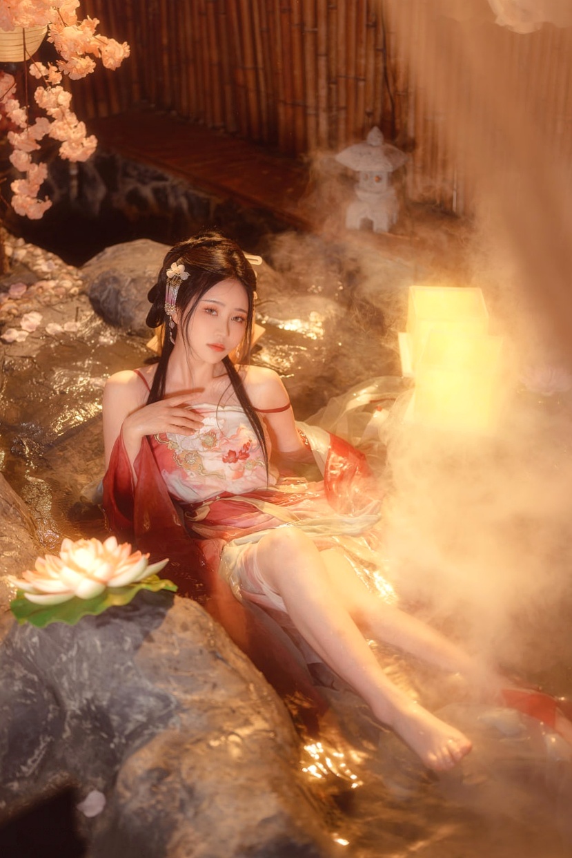 Gallery - 年年-梦醉瑶：极致唯美古风温泉私房写真，薄纱湿身诱惑，繁花梦幻尽显娇艳美感性感诱惑湿身尤物私房照 年年女神私房照_秀色女神 - image 3
