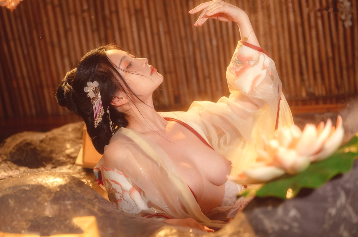 Gallery - 年年-梦醉瑶：极致唯美古风温泉私房写真，薄纱湿身诱惑，繁花梦幻尽显娇艳美感性感诱惑湿身尤物私房照 年年女神私房照_秀色女神 - image 8