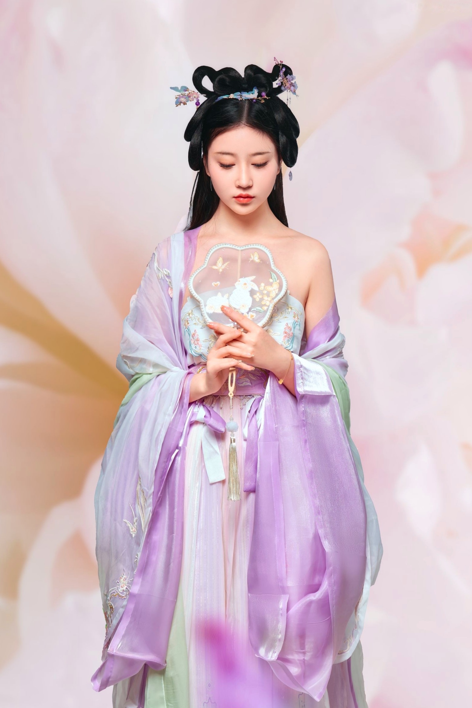 Gallery - 年年Nnian-春日之時：古风汉服温婉美人，唯美艺术私房视觉盛宴性感私房照女神气质大尺度 年年女神私房照_秀色女神 - image 4