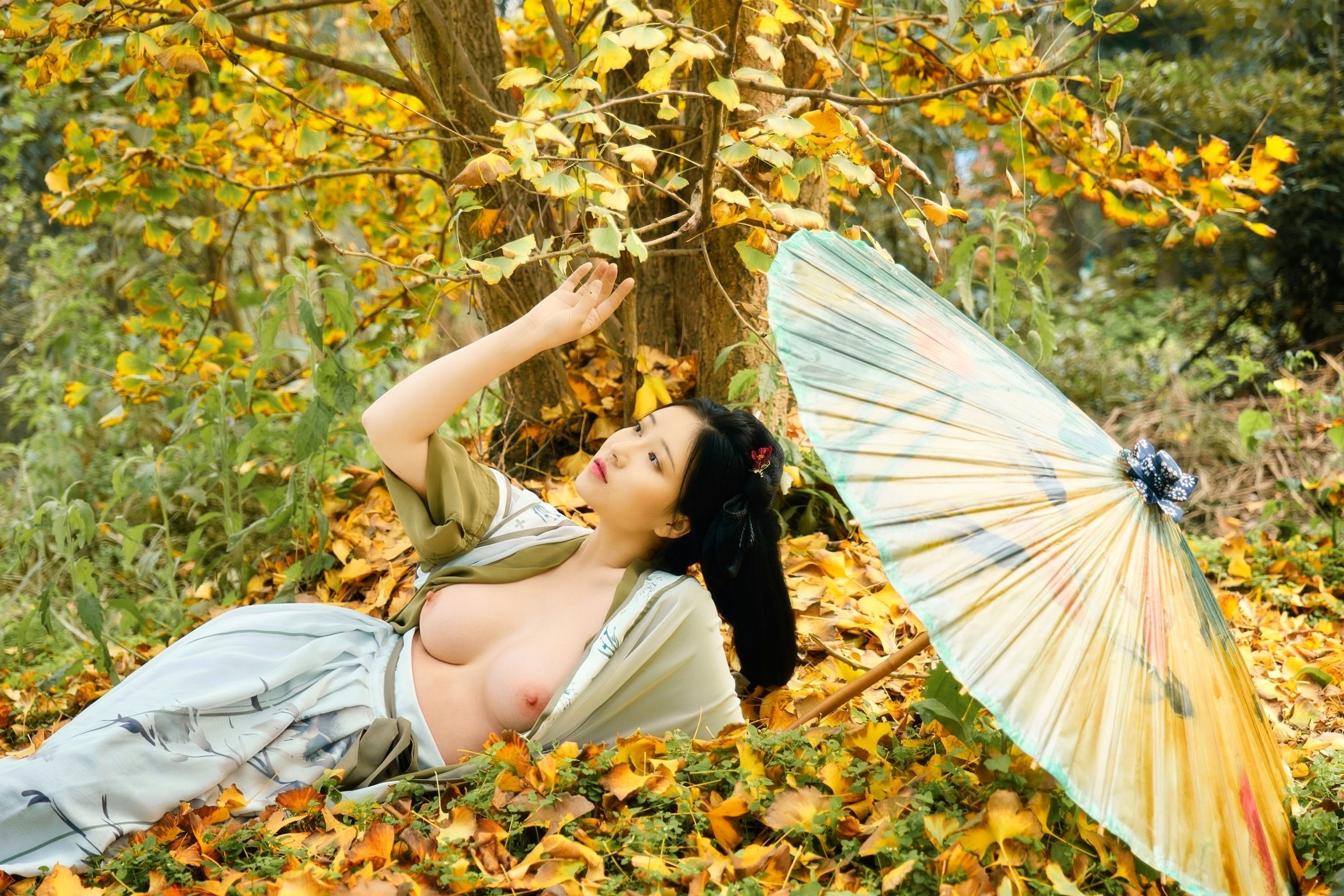Gallery - 年年Nnian-秋兮：古风汉服户外私房，绝美少女秋日林间大尺度唯美写真户外私房照大尺度清纯气质 年年女神私房照_秀色女神 - image 24