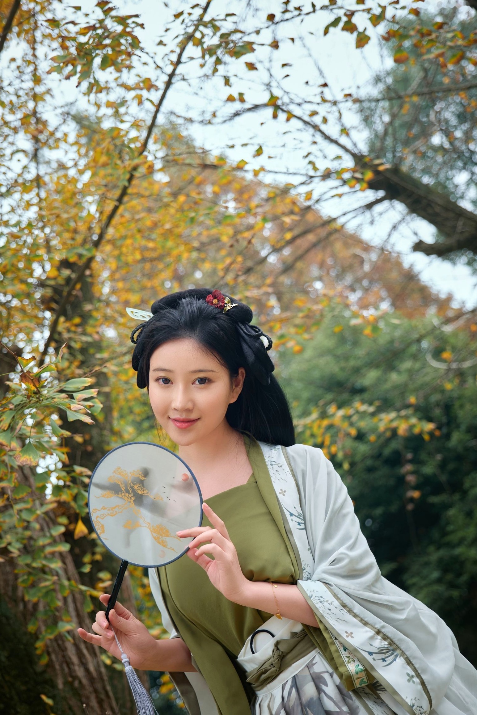 Gallery - 年年Nnian-秋兮：古风汉服户外私房，绝美少女秋日林间大尺度唯美写真户外私房照大尺度清纯气质 年年女神私房照_秀色女神 - image 43
