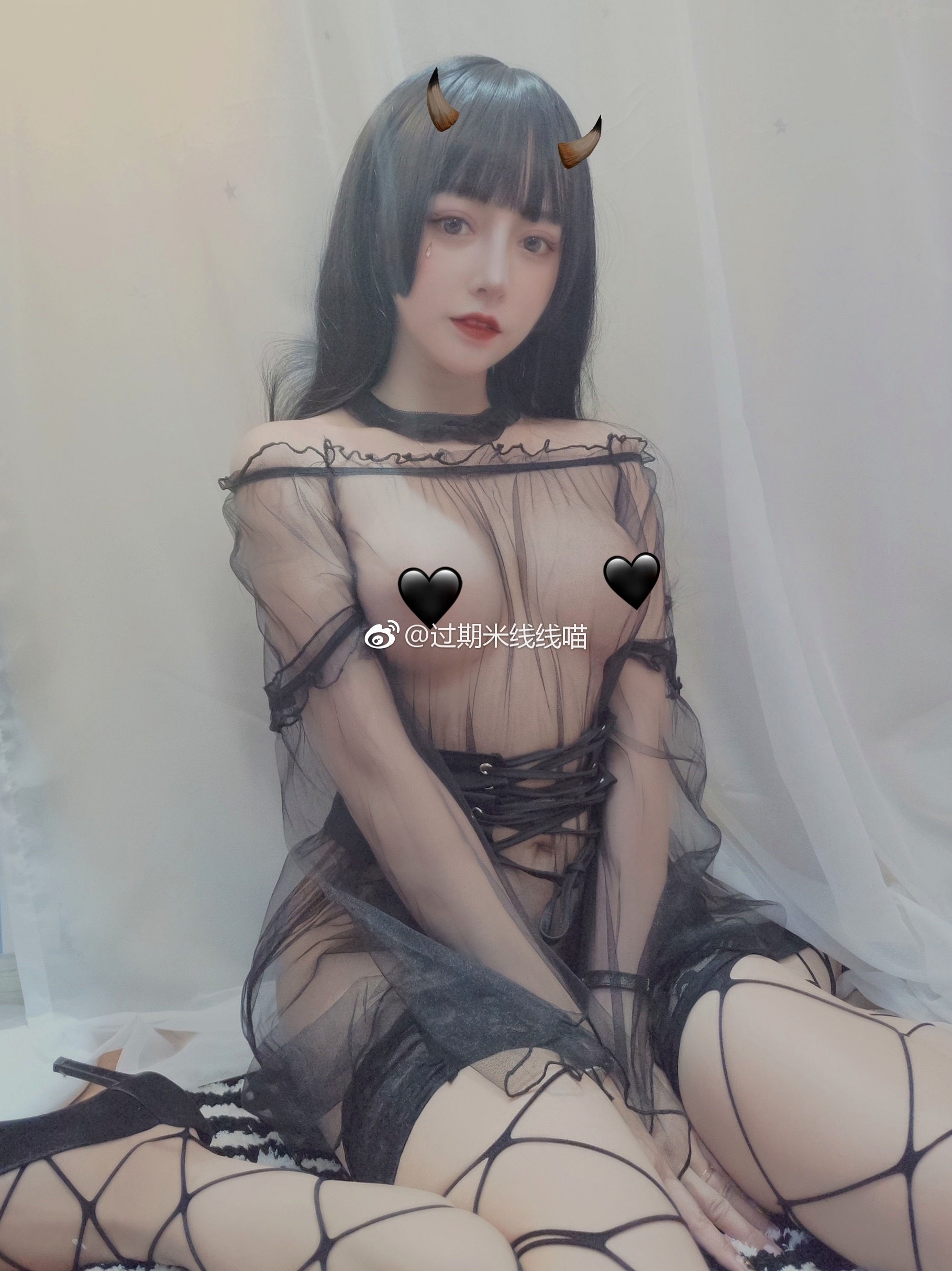 Gallery - 过期米线线喵超火私房大尺度写真，性感内衣与黑丝诱惑视觉盛宴性感大尺度私房照诱惑黑丝 过期米线线喵女神私房照_秀色女神 - image 20