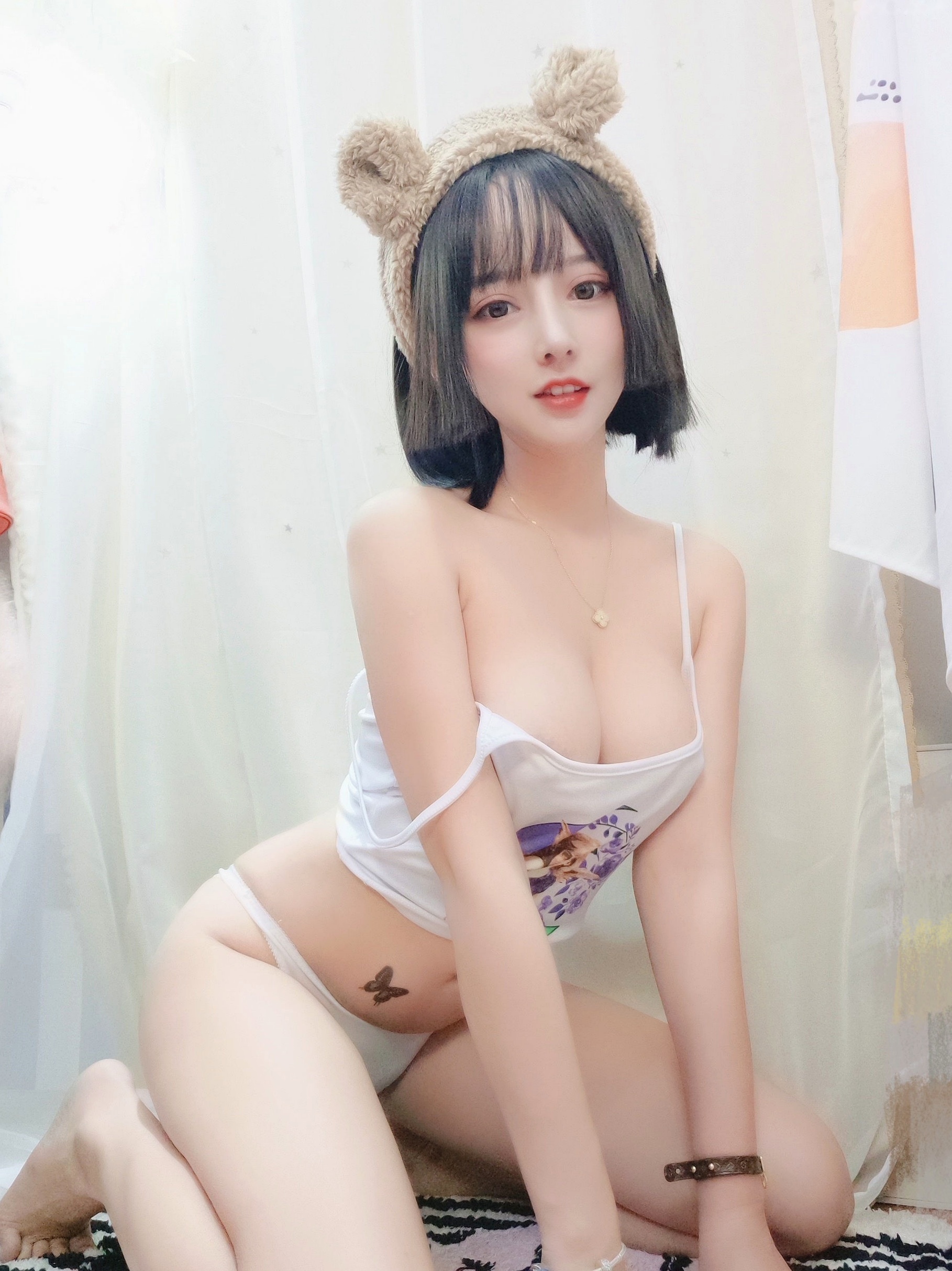 Gallery - 过期米线线喵超火私房大尺度写真，性感内衣与黑丝诱惑视觉盛宴性感大尺度私房照诱惑黑丝 过期米线线喵女神私房照_秀色女神 - image 53