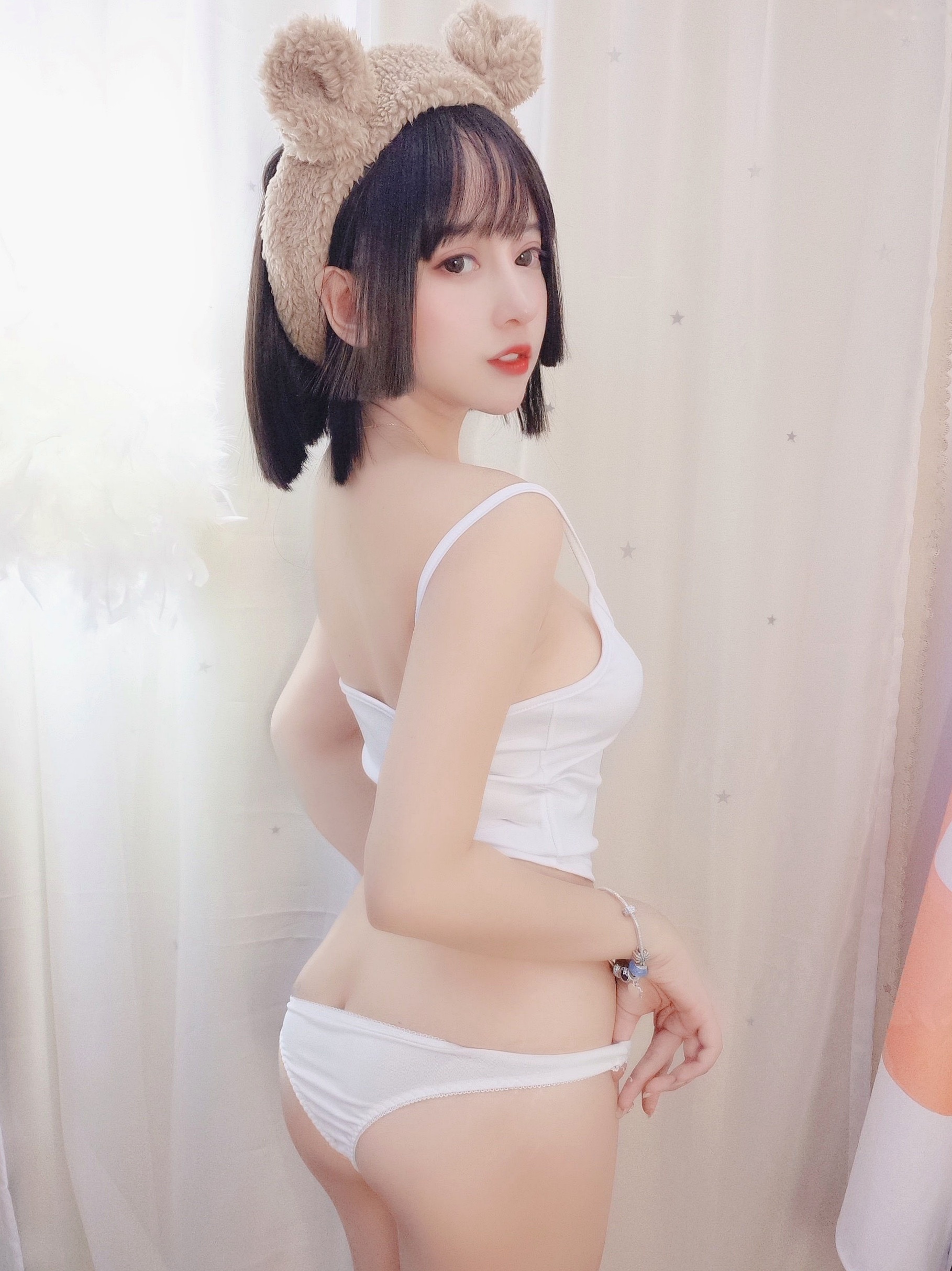 Gallery - 过期米线线喵超火私房大尺度写真，性感内衣与黑丝诱惑视觉盛宴性感大尺度私房照诱惑黑丝 过期米线线喵女神私房照_秀色女神 - image 54