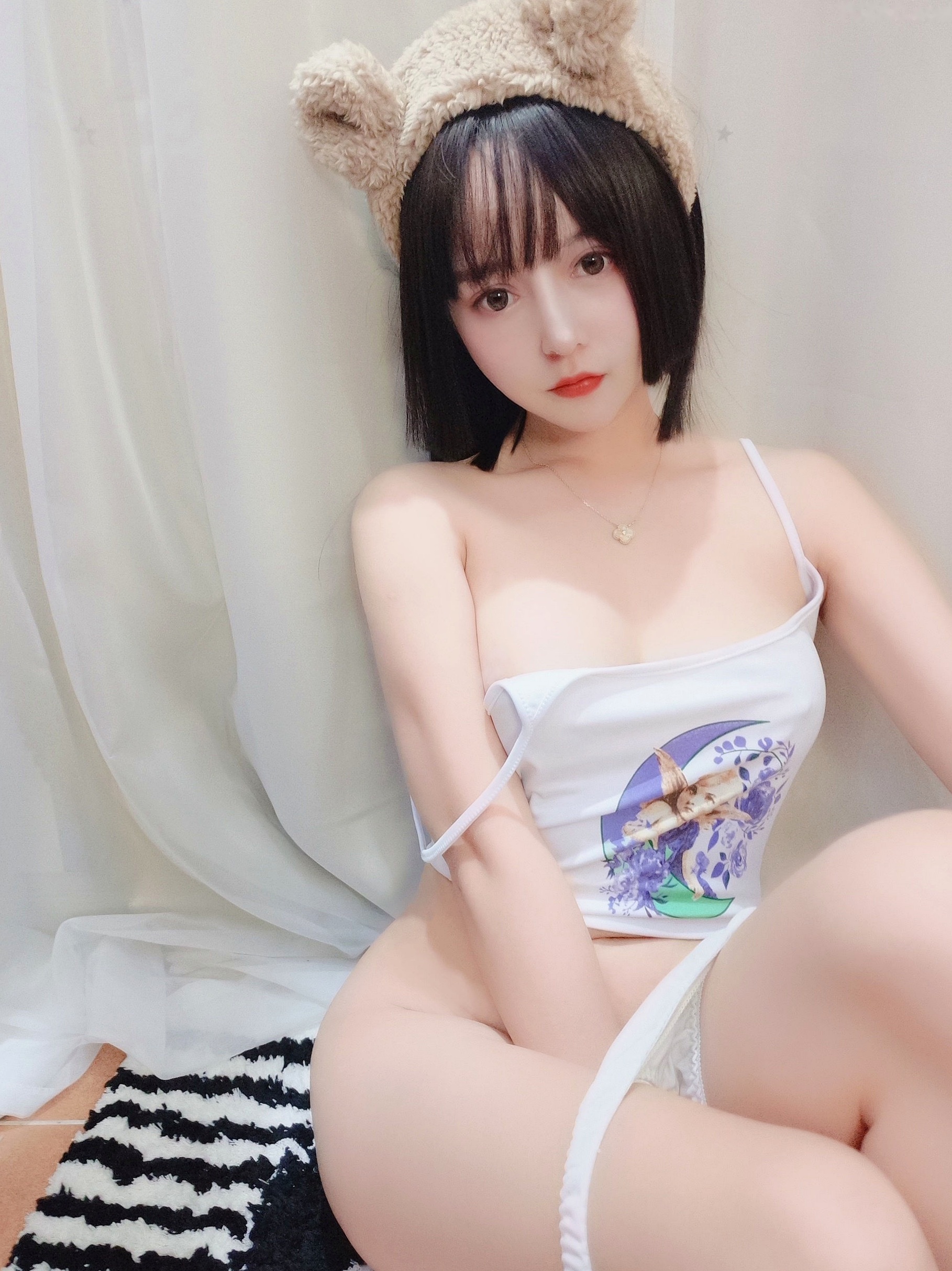 Gallery - 过期米线线喵超火私房大尺度写真，性感内衣与黑丝诱惑视觉盛宴性感大尺度私房照诱惑黑丝 过期米线线喵女神私房照_秀色女神 - image 68
