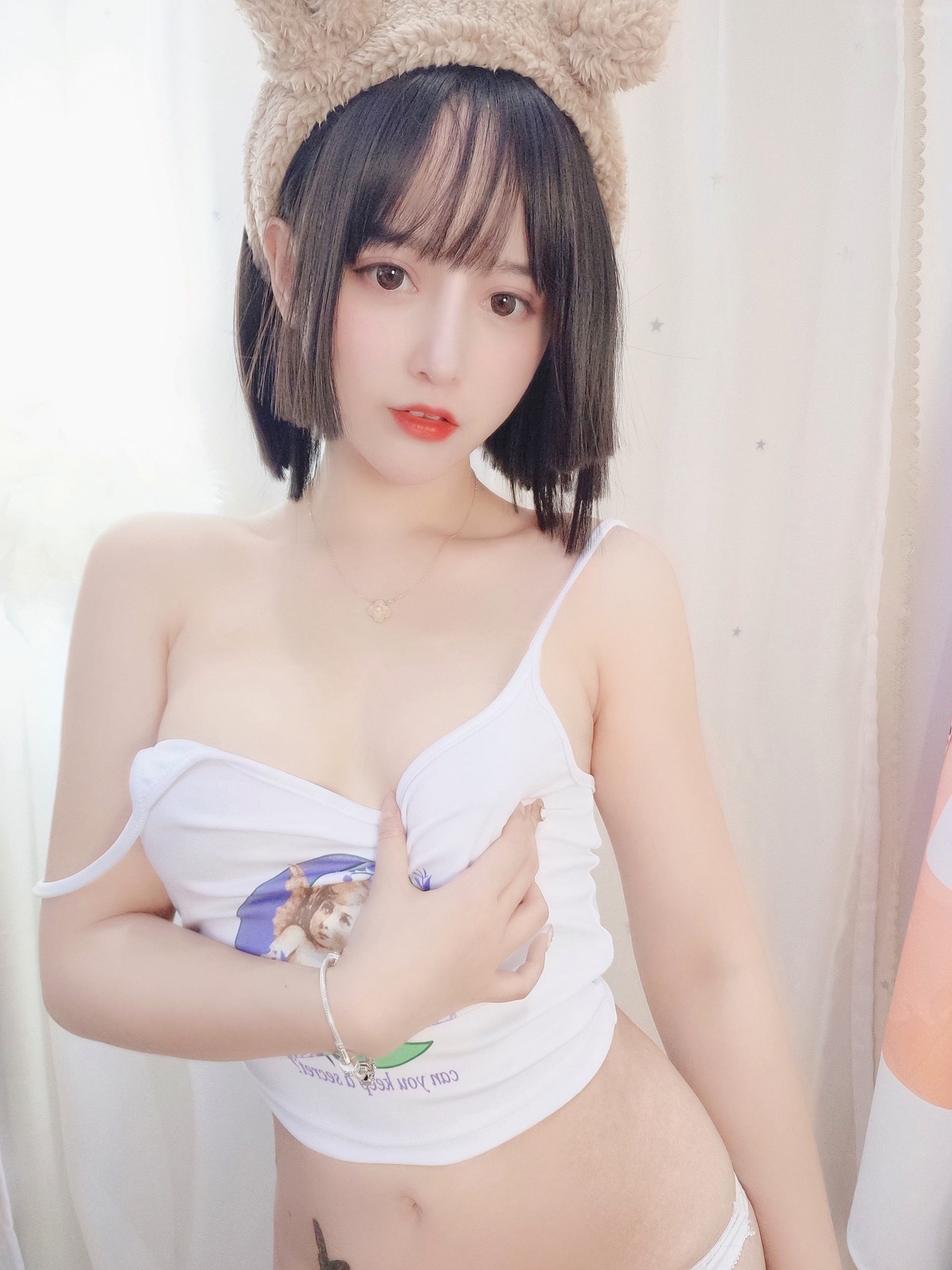 Gallery - 过期米线线喵超火私房大尺度写真，性感内衣与黑丝诱惑视觉盛宴性感大尺度私房照诱惑黑丝 过期米线线喵女神私房照_秀色女神 - image 72