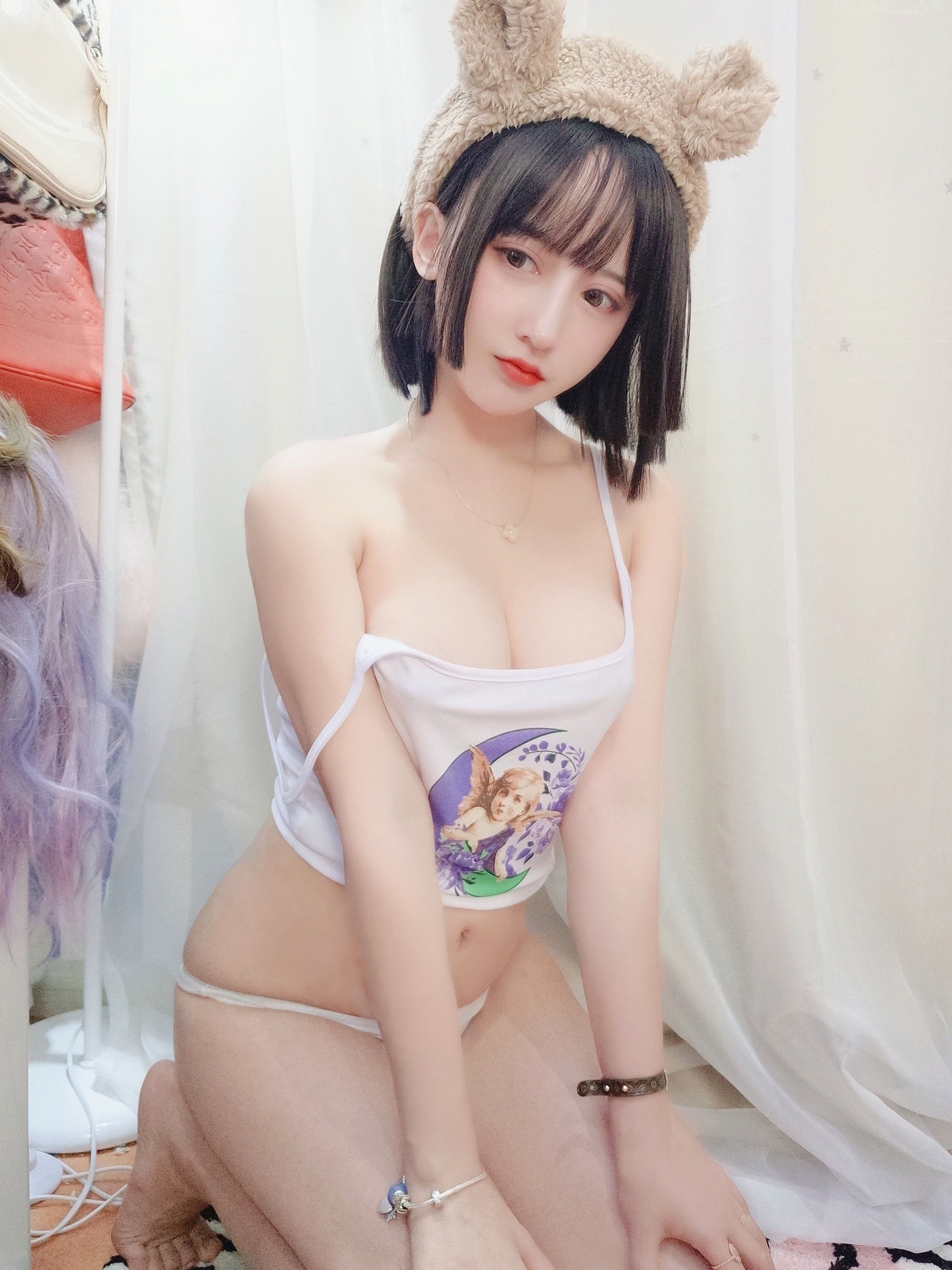 Gallery - 过期米线线喵超火私房大尺度写真，性感内衣与黑丝诱惑视觉盛宴性感大尺度私房照诱惑黑丝 过期米线线喵女神私房照_秀色女神 - image 75