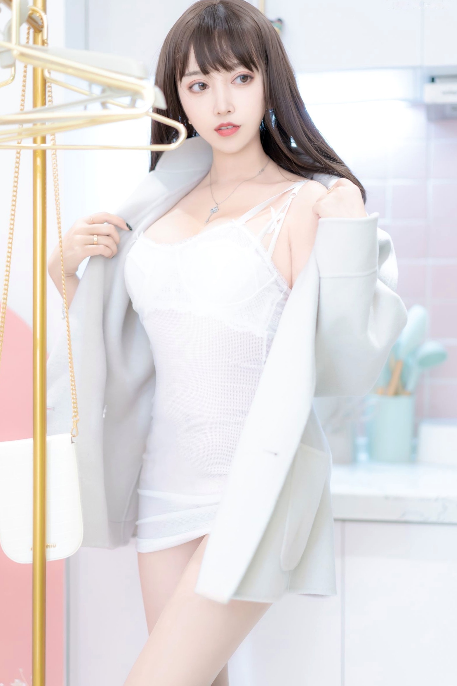 Gallery - 过期米线线喵-大姐姐：白色透视内衣私房写真，优雅御姐演绎居家诱惑，尽显白嫩肤色与傲人身材性感白嫩私房照诱惑气质 过期米线线喵女神私房照_秀色女神 - image 50
