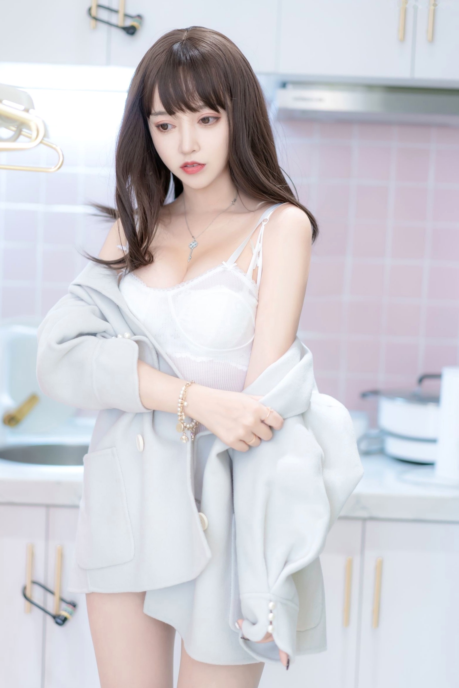 Gallery - 过期米线线喵-大姐姐：白色透视内衣私房写真，优雅御姐演绎居家诱惑，尽显白嫩肤色与傲人身材性感白嫩私房照诱惑气质 过期米线线喵女神私房照_秀色女神 - image 51