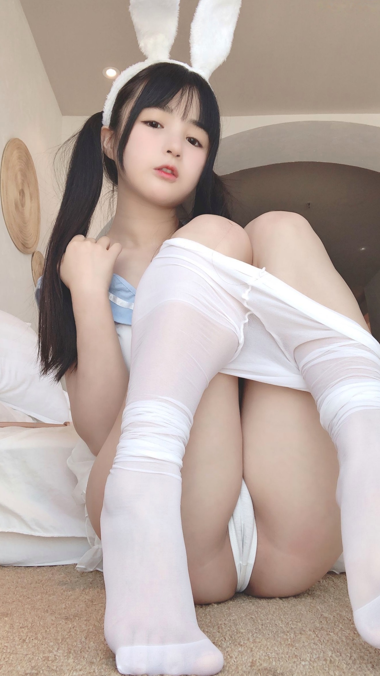 Gallery - 樱井宁宁：兔耳少女私房诱惑写真，纯欲甜美风，白丝美腿，邻家可爱女神风情诱惑私房照性感萝莉丝袜 樱井宁宁女神私房照_秀色女神 - image 37