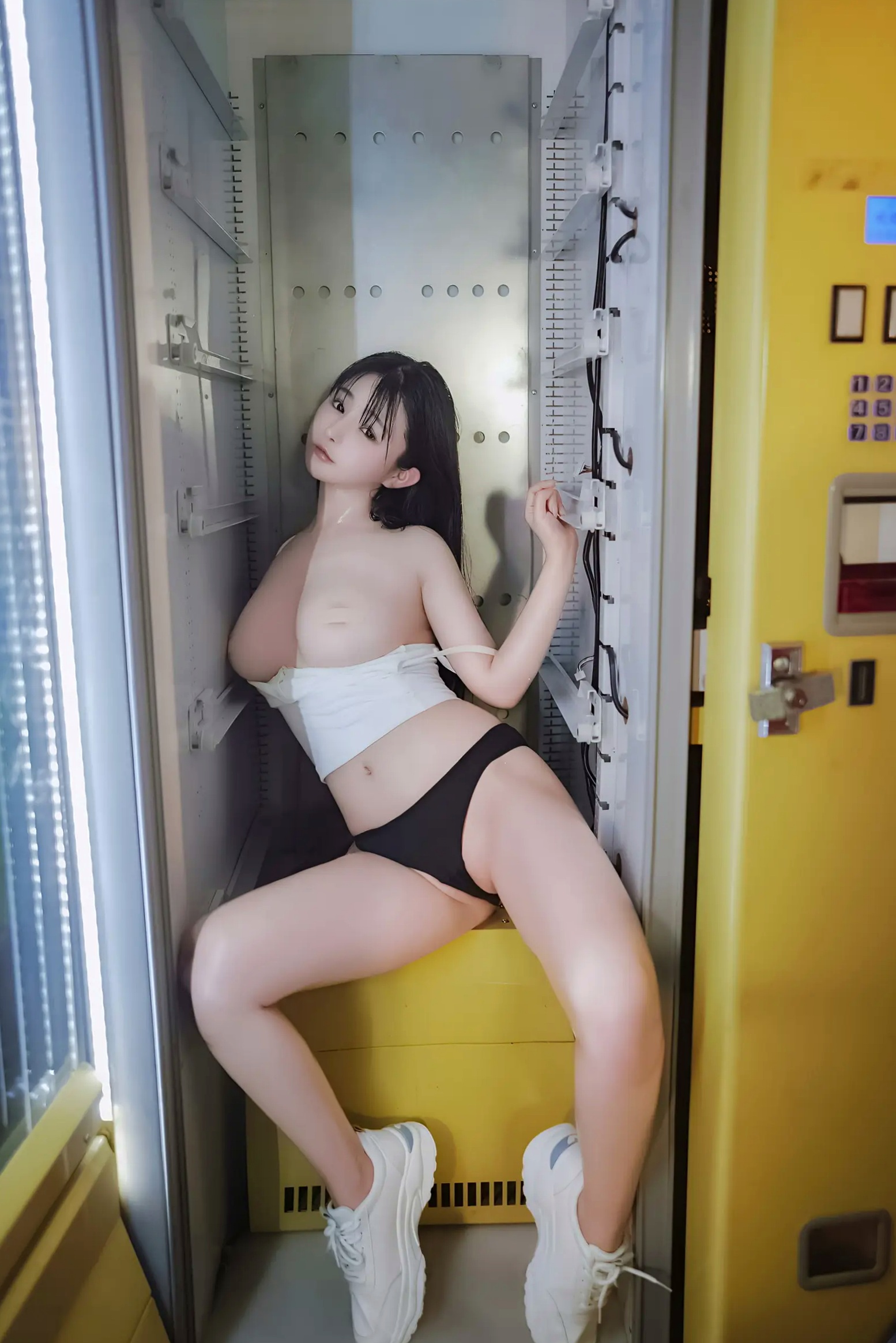 Gallery - 桜井宁宁 - 失眠冲剂，极致湿身诱惑，白色背心与牛仔装下的性感私房写真性感诱惑私房照湿身极品 樱井宁宁女神私房照_秀色女神 - image 86