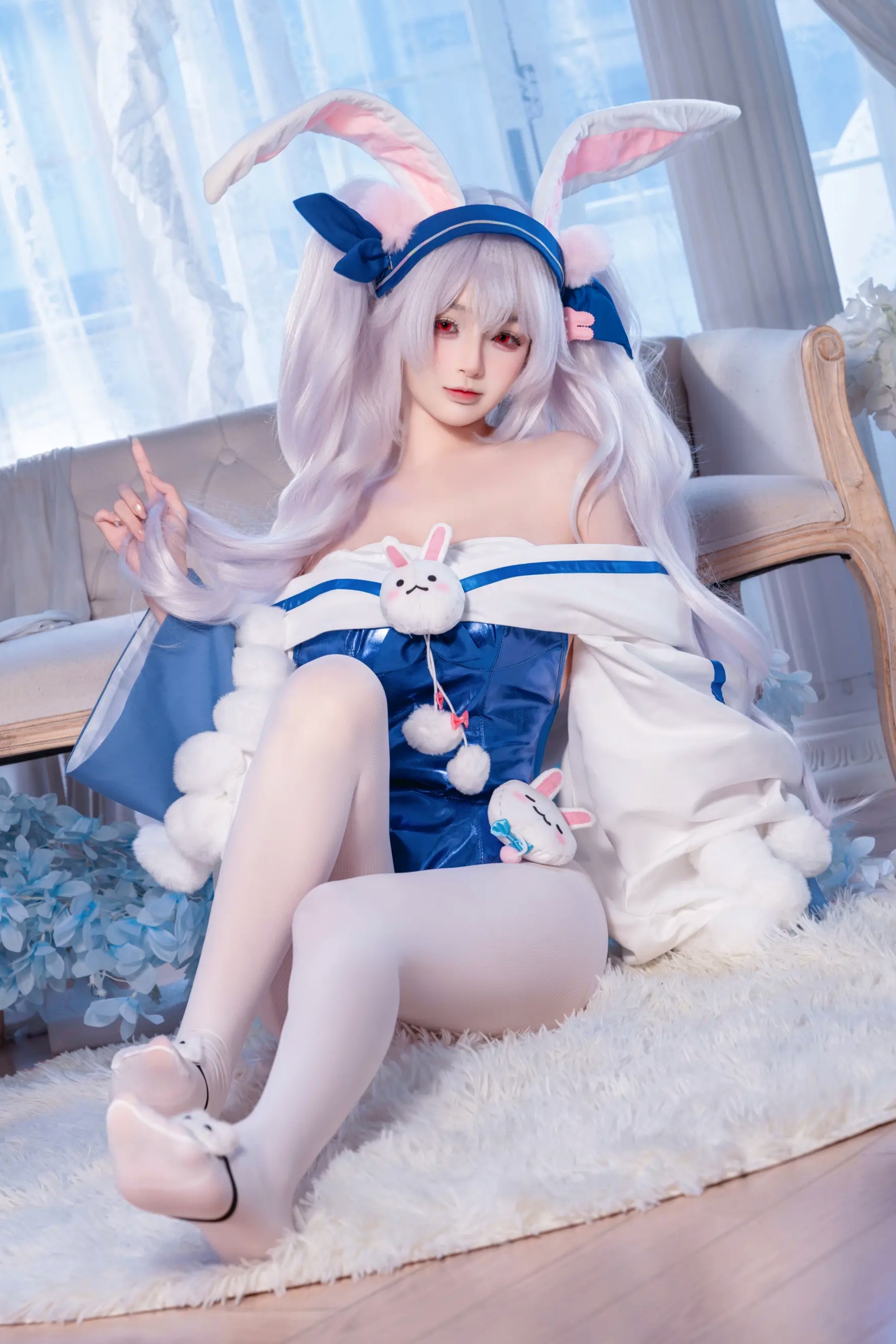 Gallery - 桜井宁宁 - 碧蓝航线拉菲兔改COS，甜美银发红瞳少女角色扮演，清纯治愈系私房写真 [30P]角色扮演萌系治愈系私房照 樱井宁宁女神私房照_秀色女神 - image 6