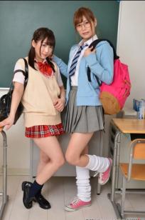[LOVEPOP] Hikaru Konno 紺野ひかる & Yuri Shinomiya 篠宮ゆり Photoset 01 [123P] 教室校服制服美腿诱惑写真