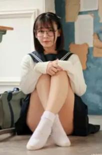 [LOVEPOP] Yui Kohinata 小日向結衣 Photoset 05 日系水手服眼镜妹 清纯校服美腿写真