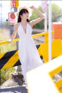 每眠かのん - 夏恋模様：清新夏日草帽装扮与居家健身日常，治愈系双马尾少女甜美写真